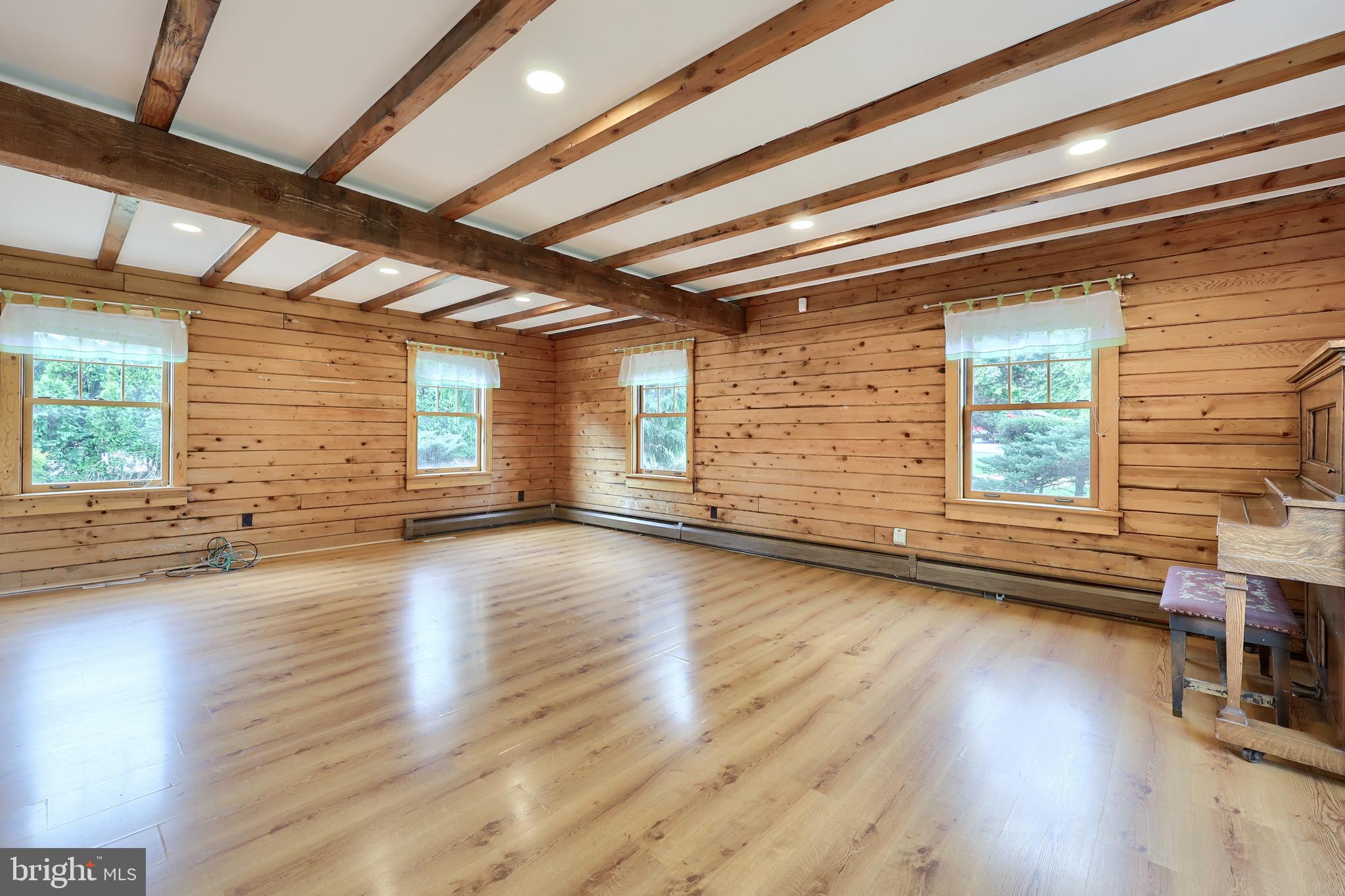 BREEZY MEADOWS - Residential