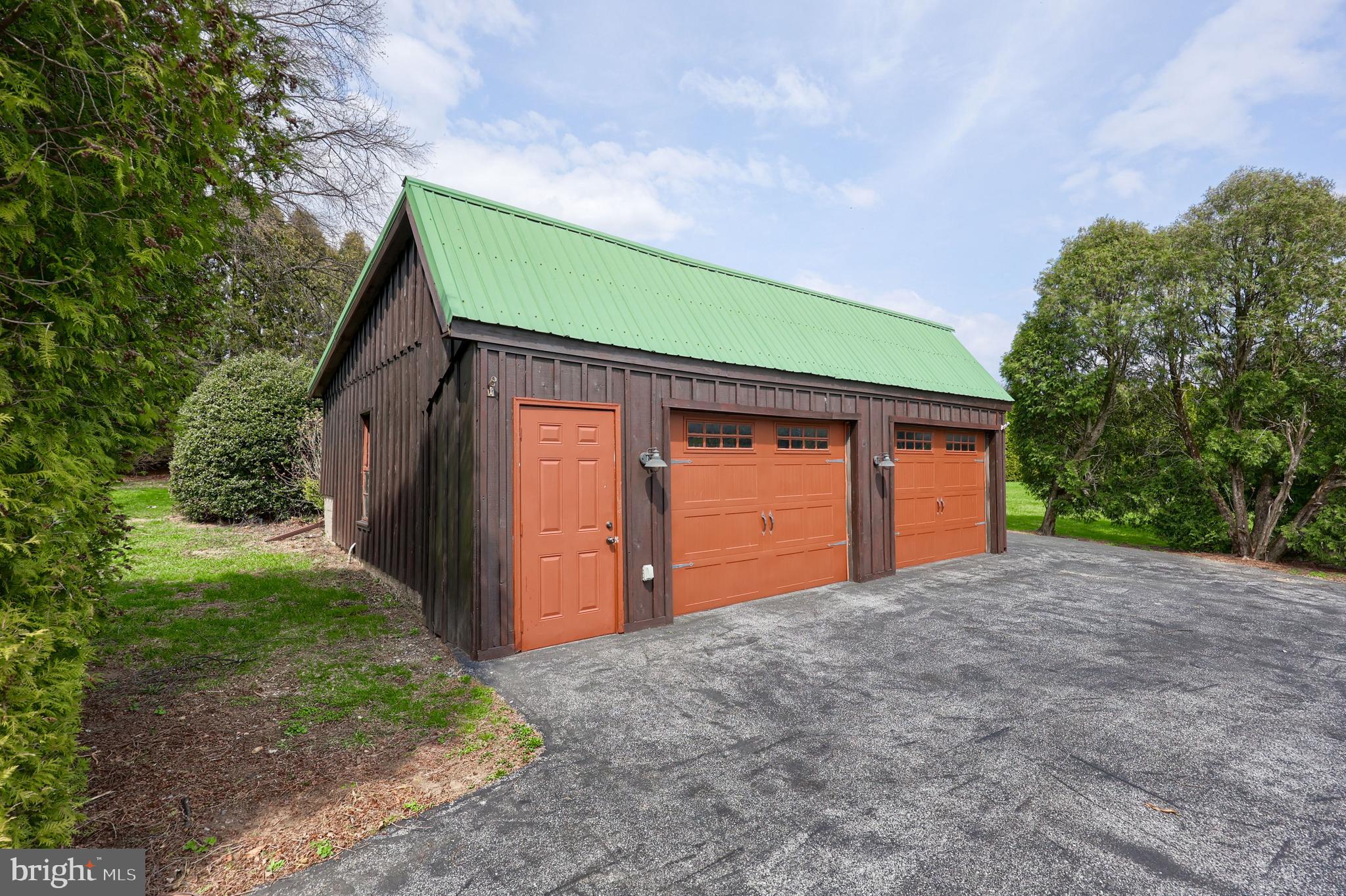 BREEZY MEADOWS - Residential