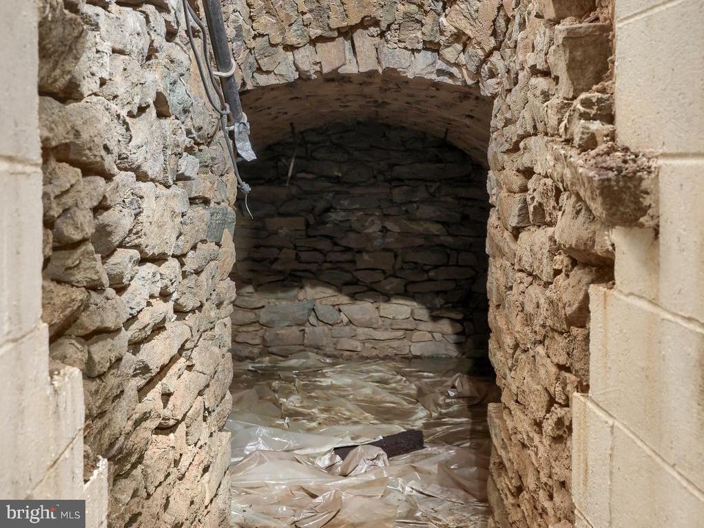 BREEZY MEADOWS - Residential