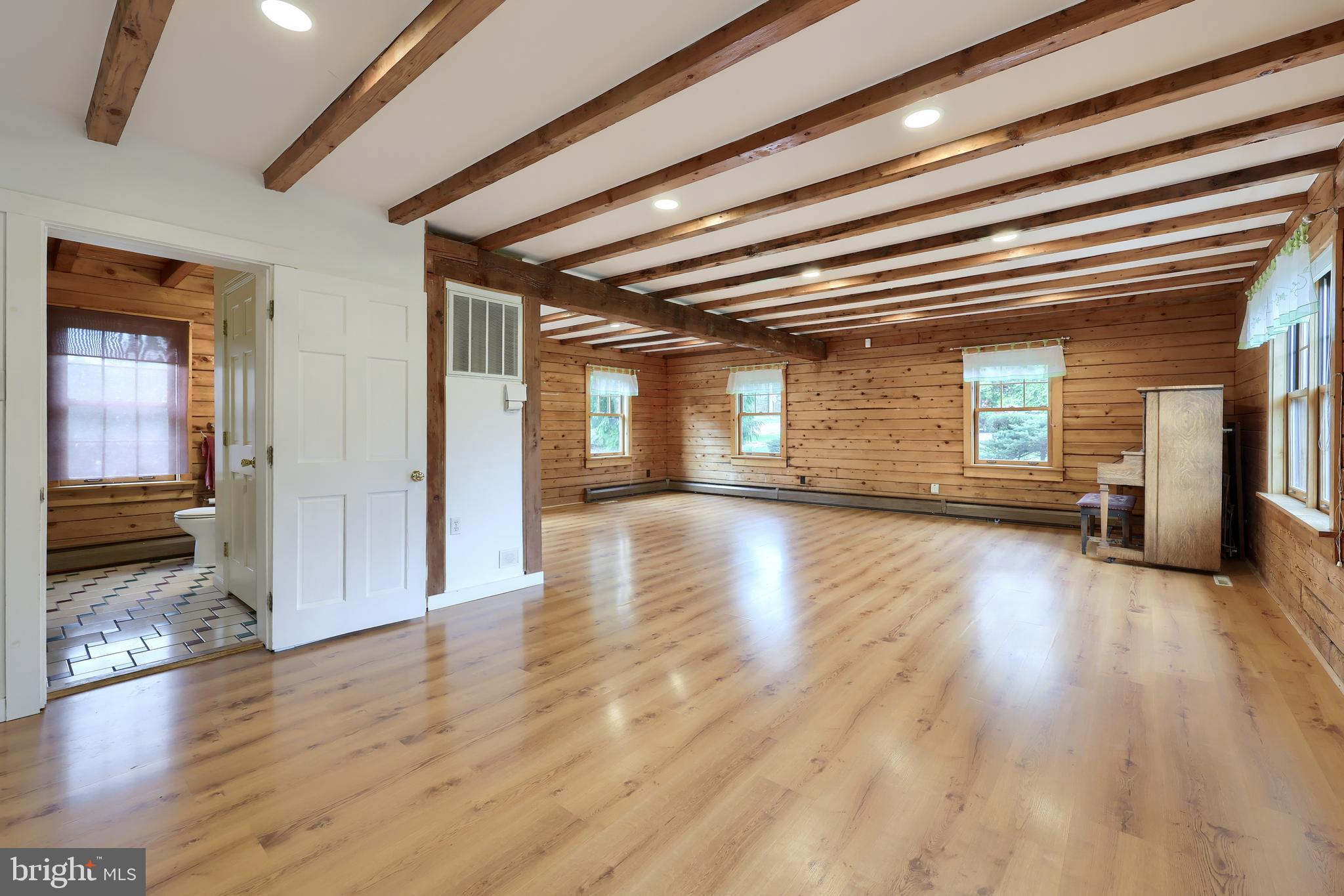 BREEZY MEADOWS - Residential