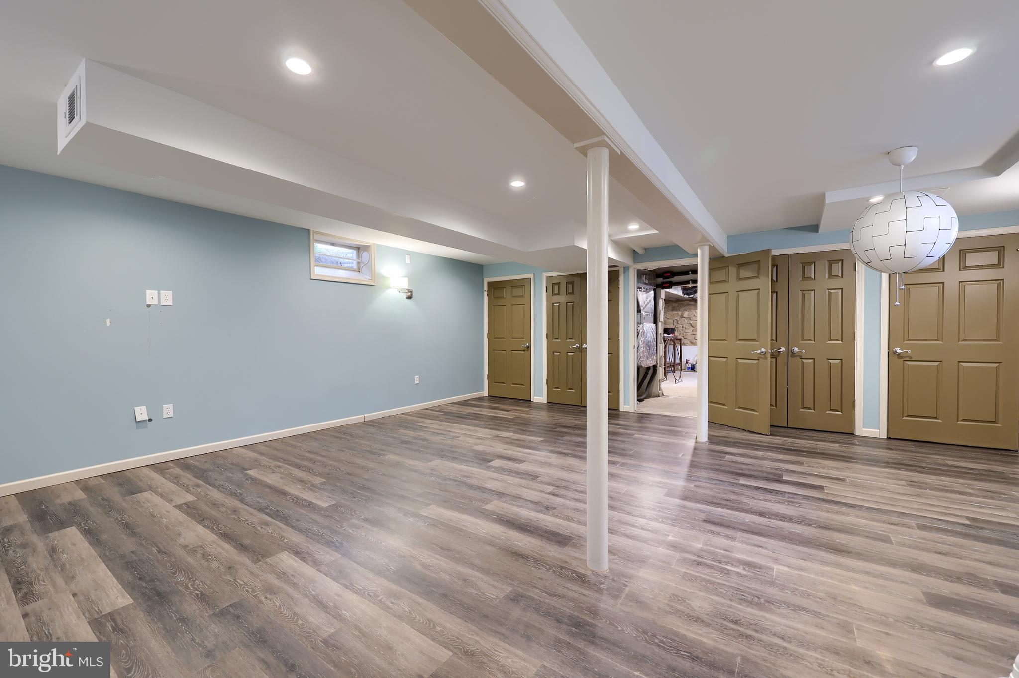 BREEZY MEADOWS - Residential