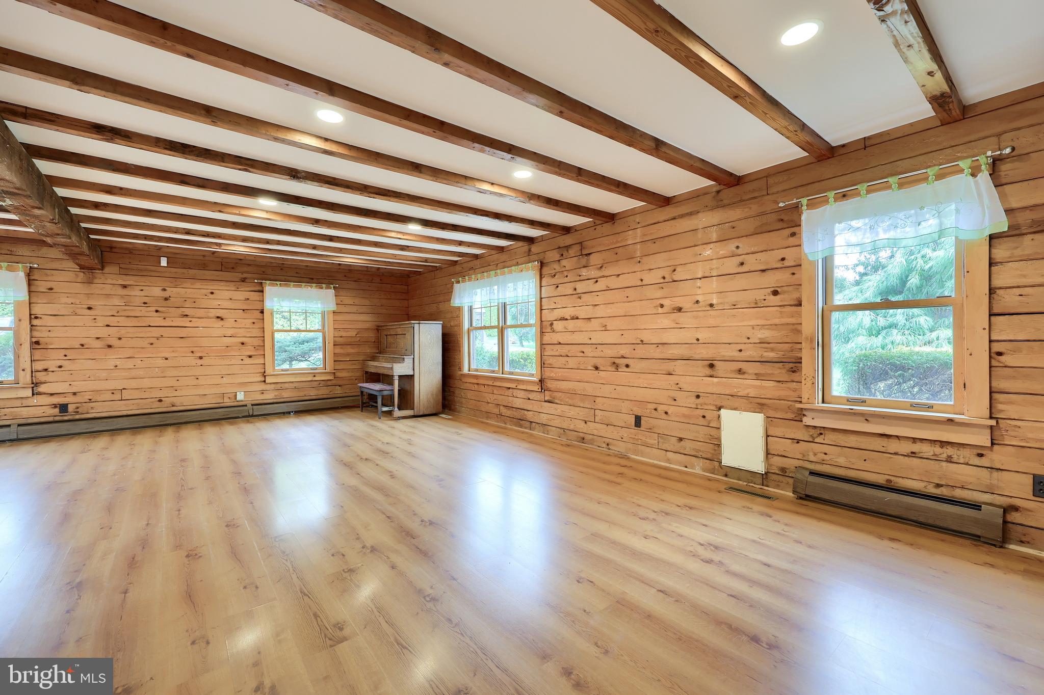 BREEZY MEADOWS - Residential