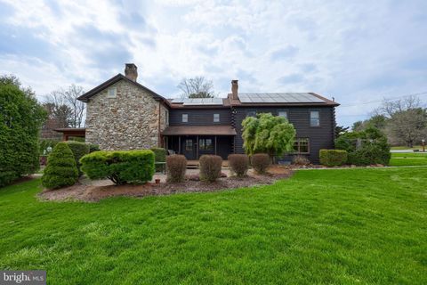 Homes For Sale - 100 Seyler Road<br/> Berks County, FLEETWOOD, PA 19522