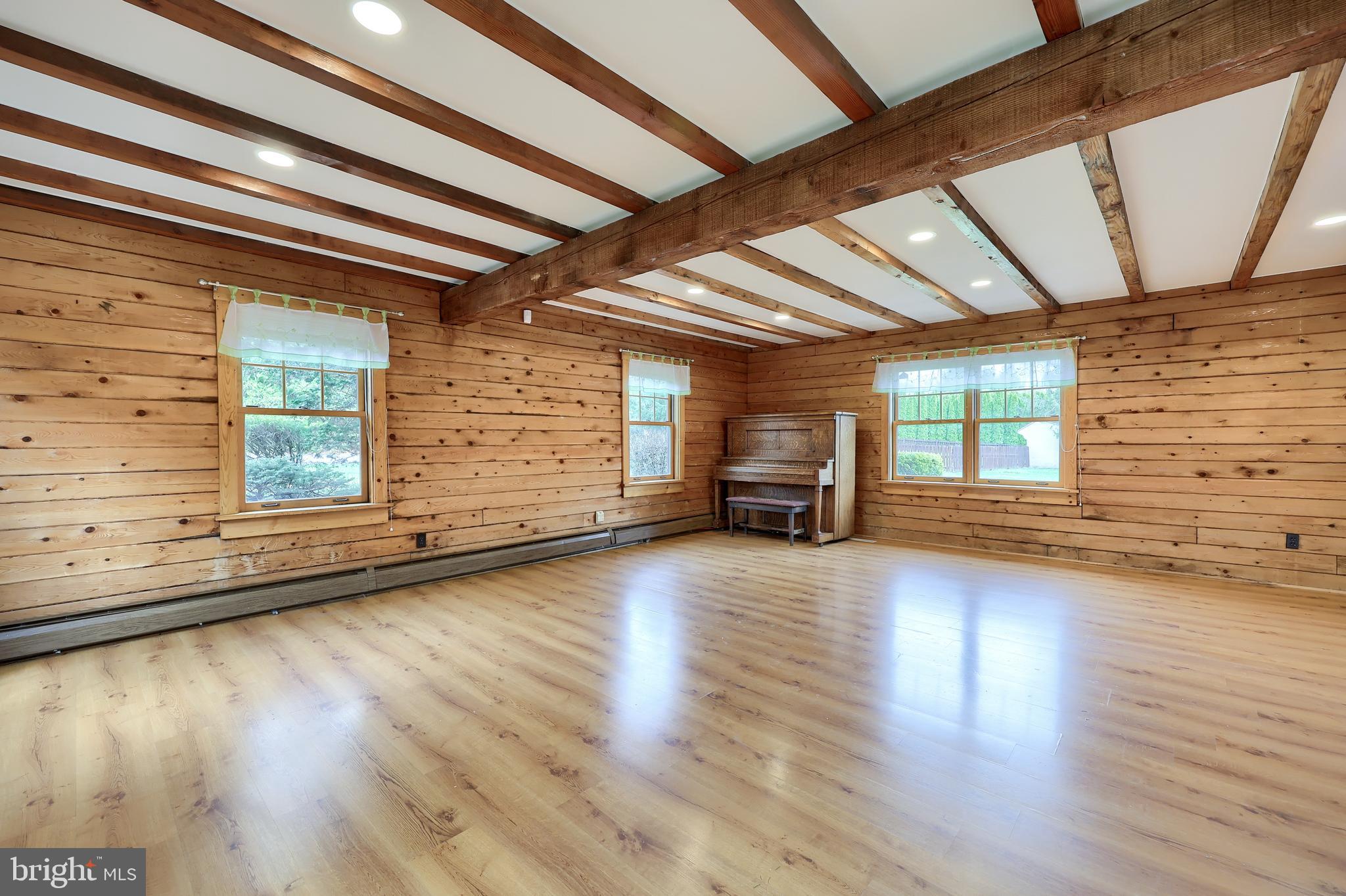 BREEZY MEADOWS - Residential