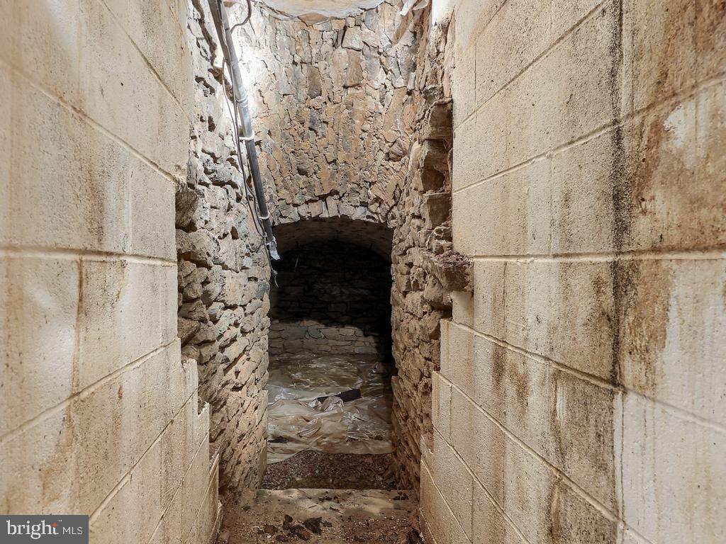 BREEZY MEADOWS - Residential