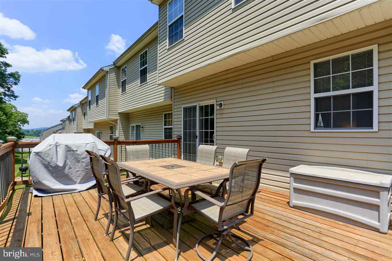 PEACEFIELDS - Residential