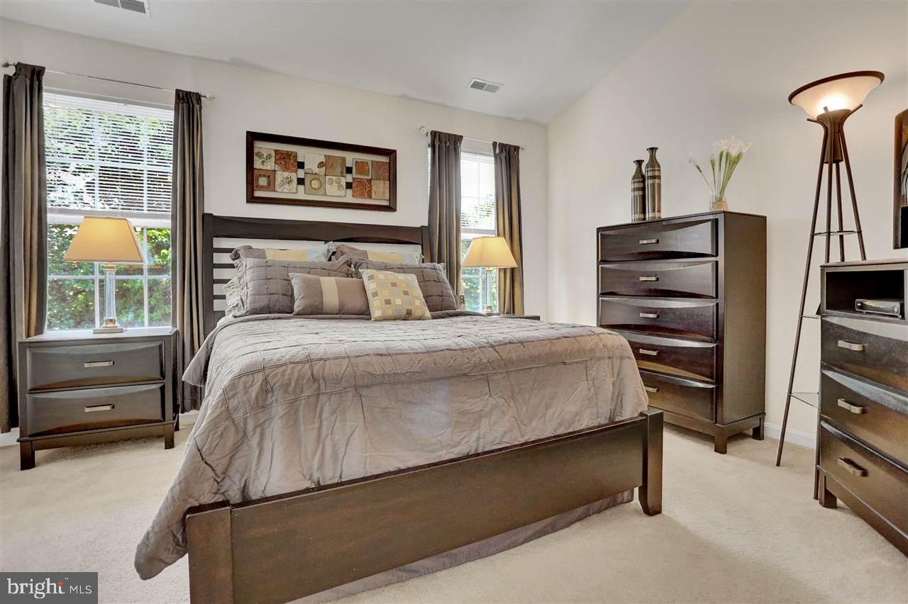 PEACEFIELDS - Residential