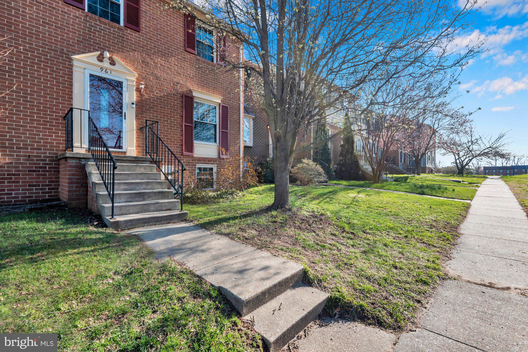 ELIZABETHS LANDING - Residential