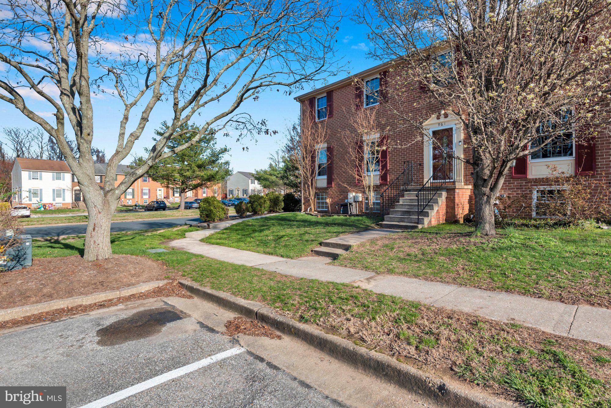 ELIZABETHS LANDING - Residential