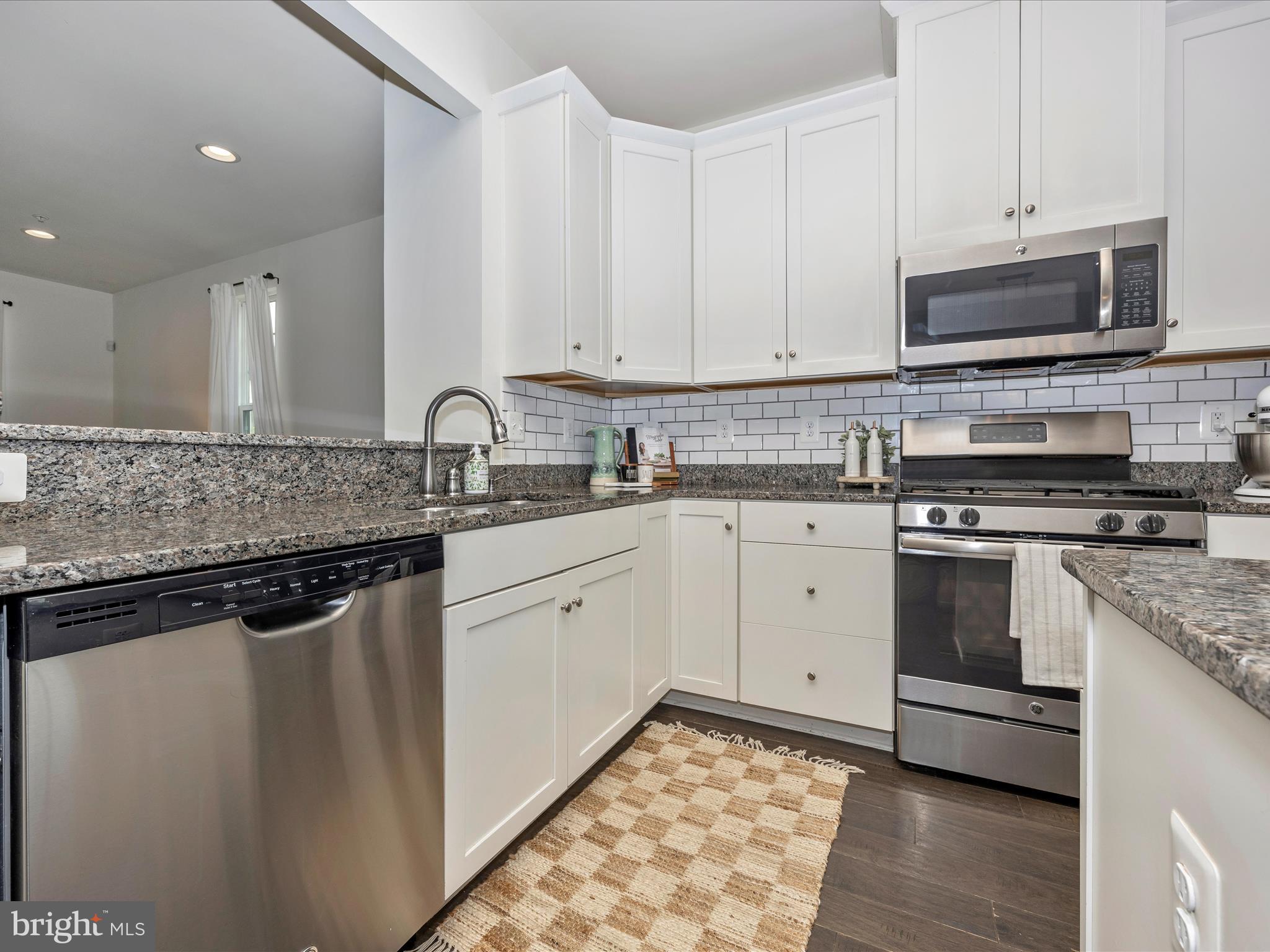 HOLLY RIDGE - Residential