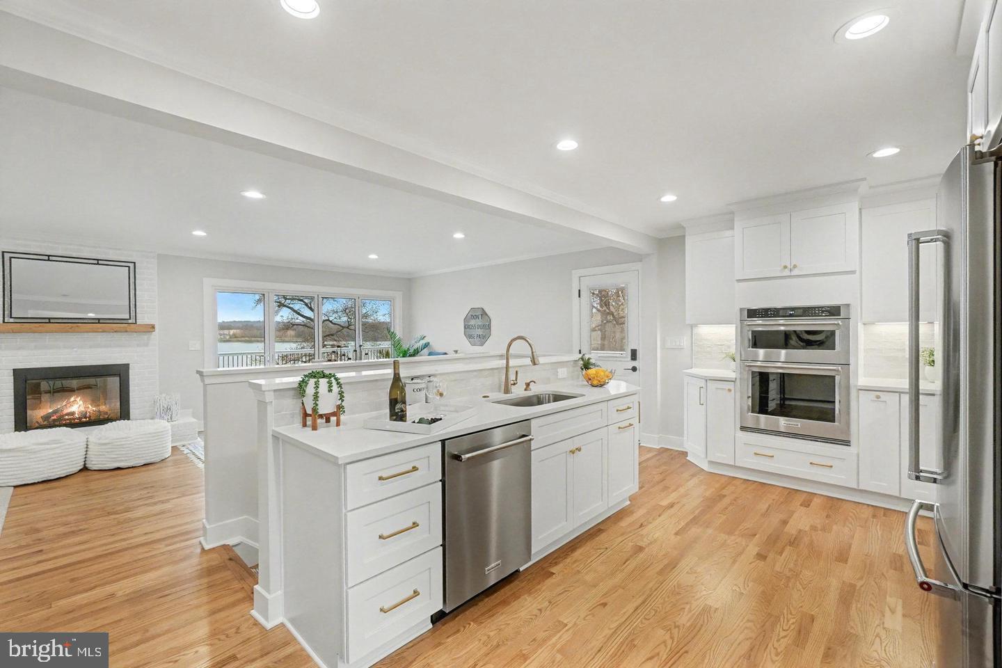 4 POPLAR GROVE AVENUE