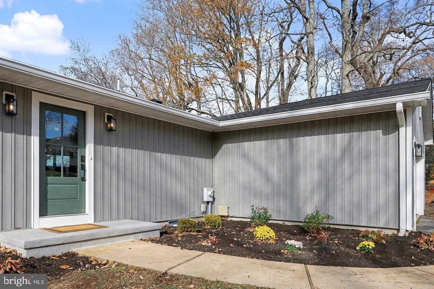 4 POPLAR GROVE AVENUE