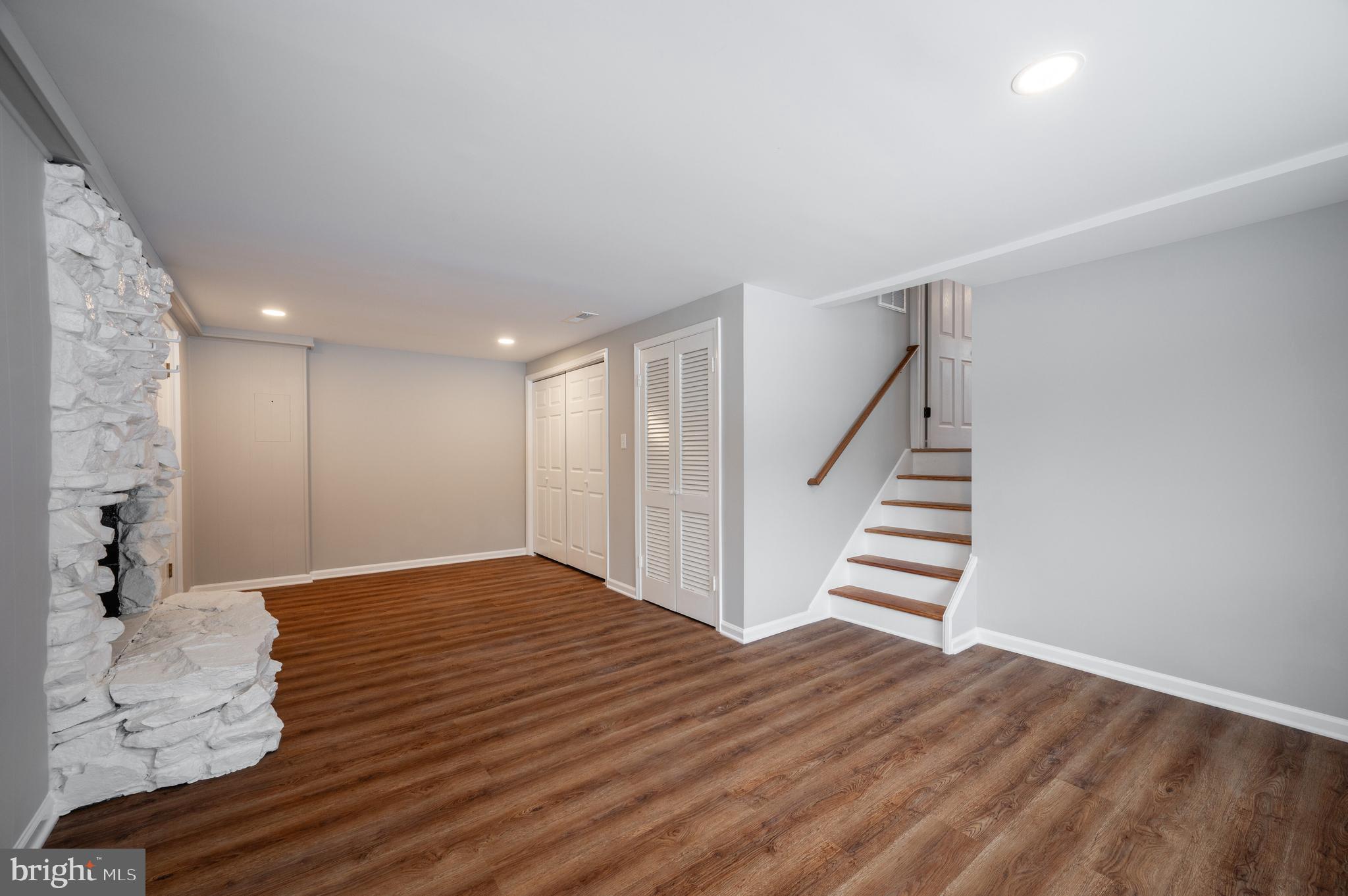 RIVERSIDE ESTATES - Residential