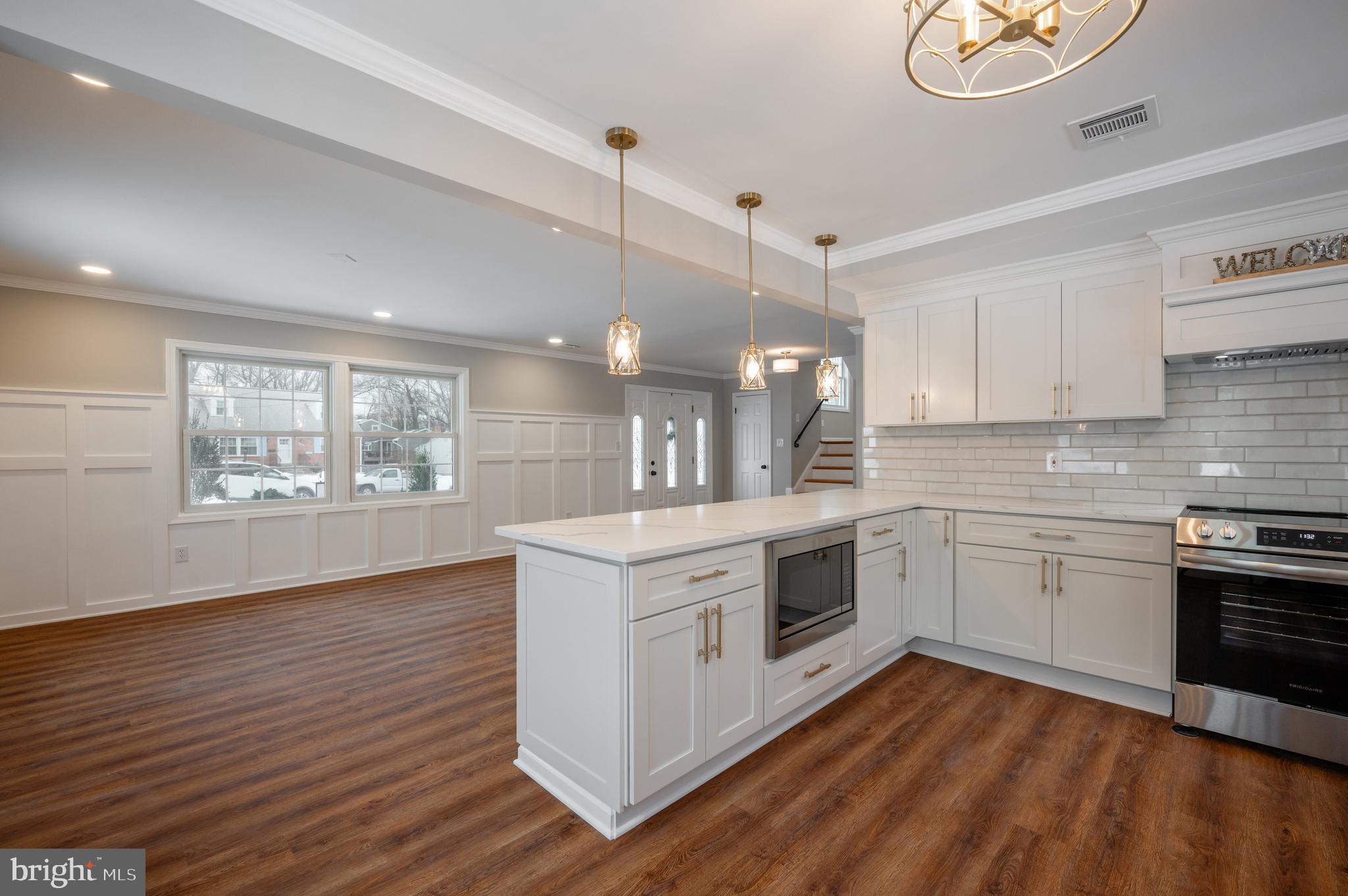 RIVERSIDE ESTATES - Residential