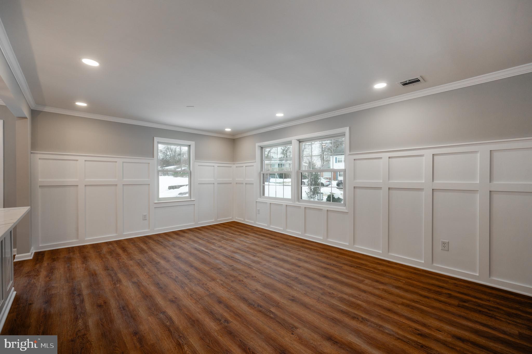 RIVERSIDE ESTATES - Residential