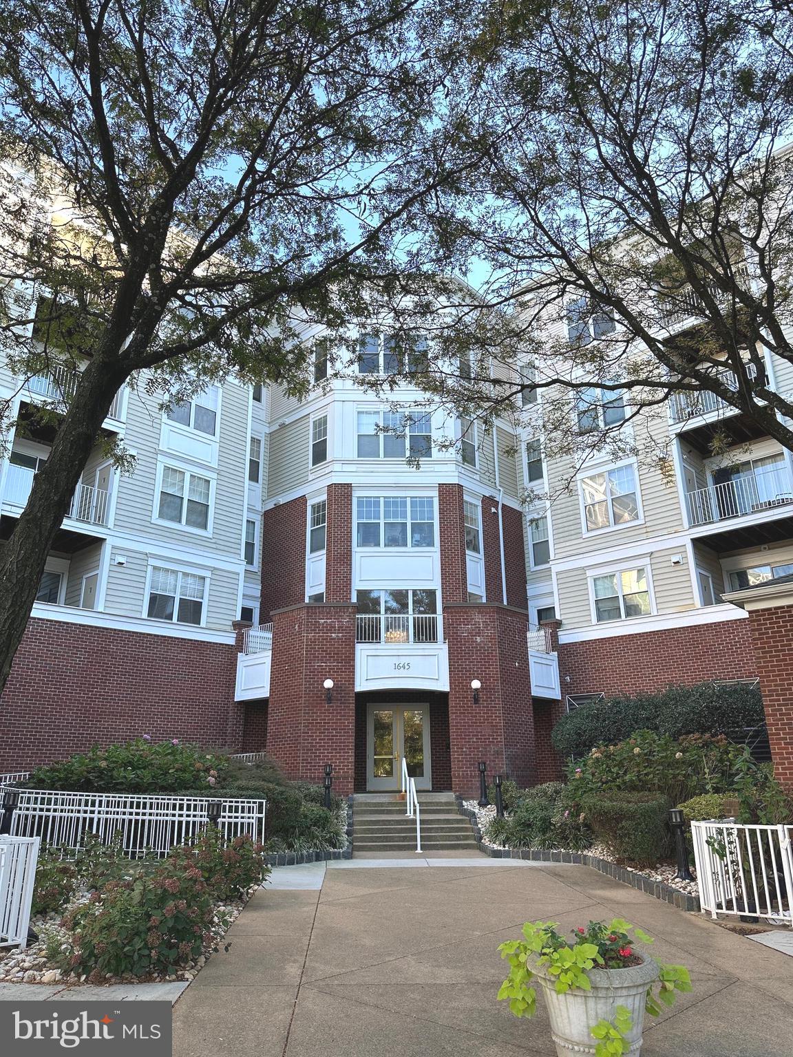 LILLIAN COURT AT TYSONS - Residential