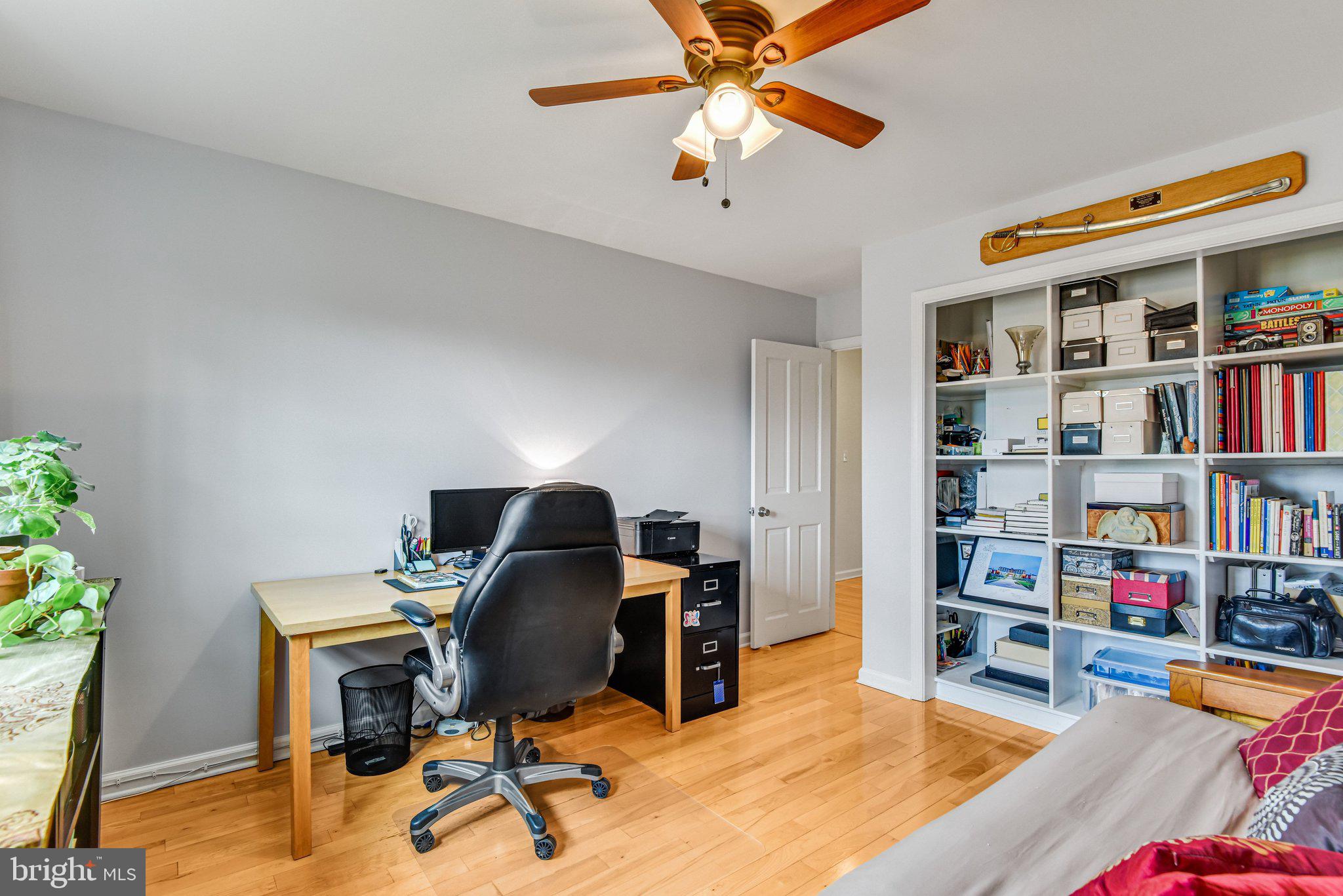 LONGLEVEL ESTS/ACRES - Residential