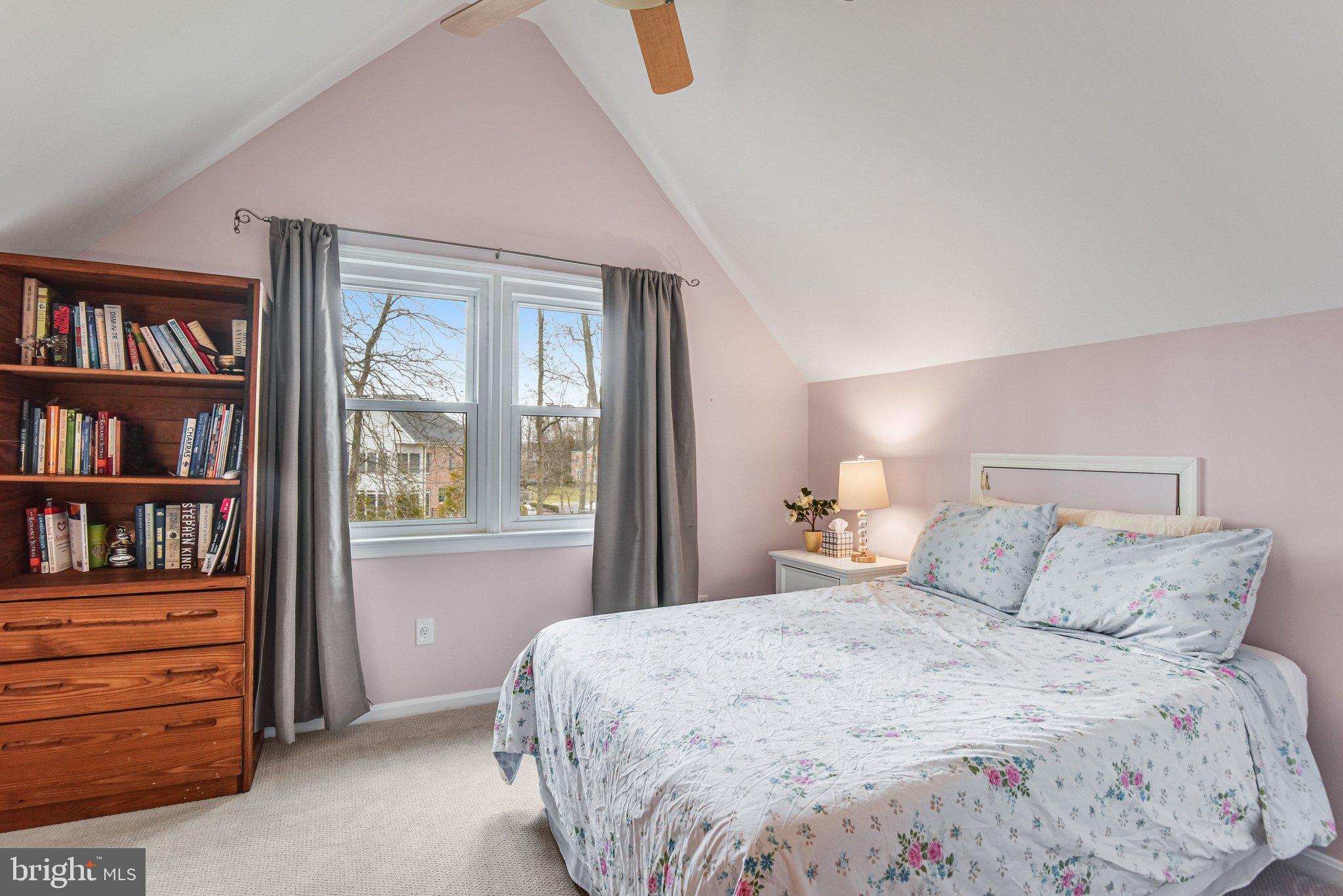 LONGLEVEL ESTS/ACRES - Residential