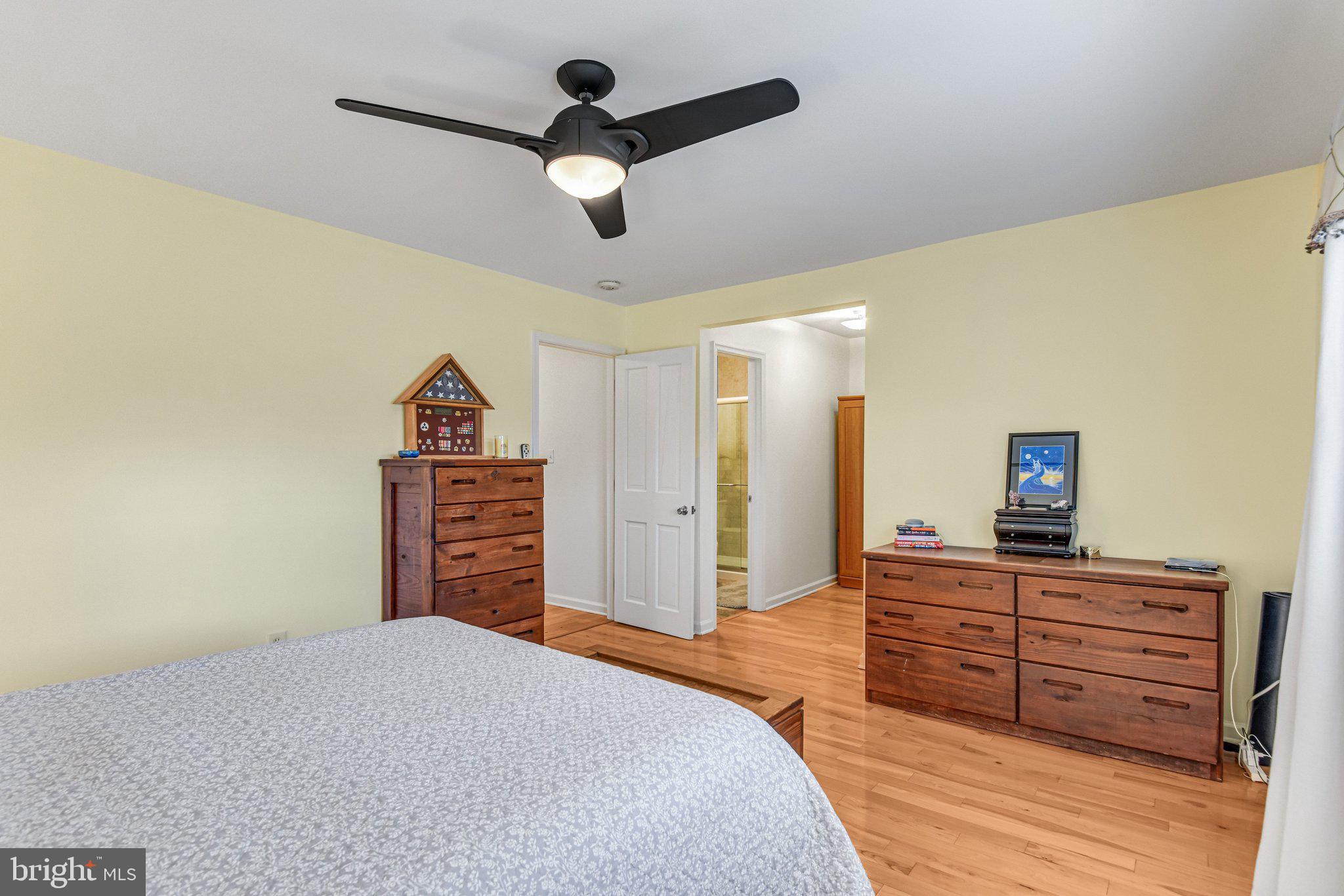 LONGLEVEL ESTS/ACRES - Residential