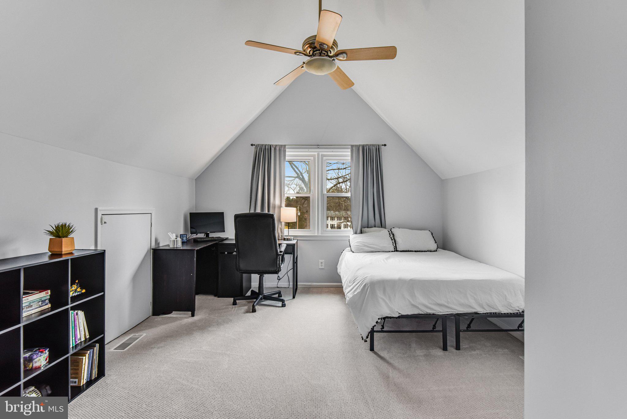 LONGLEVEL ESTS/ACRES - Residential