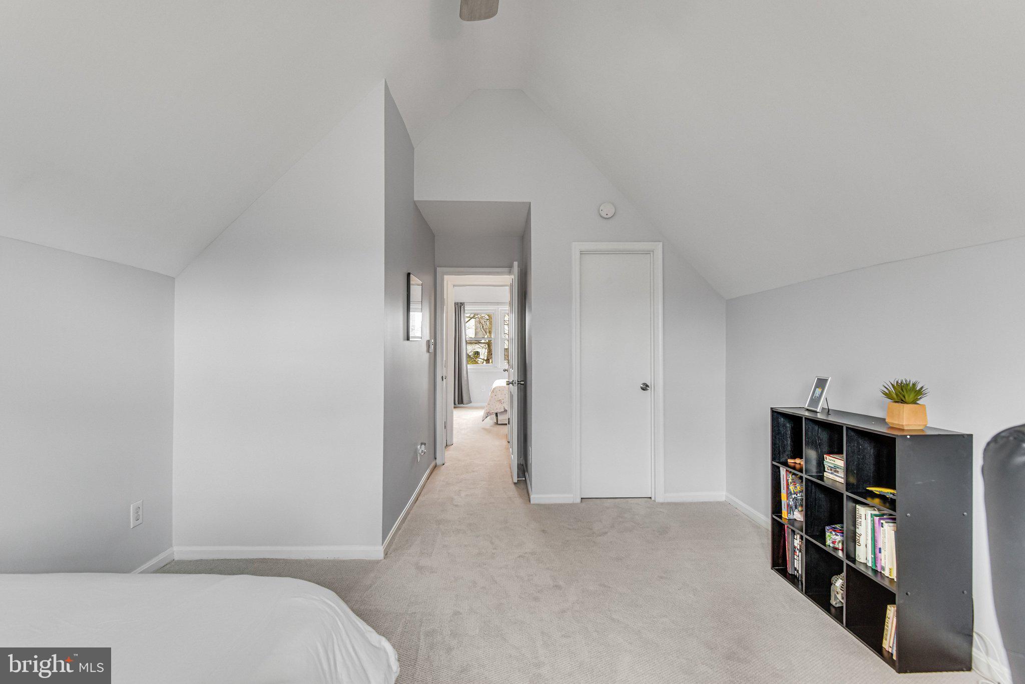 LONGLEVEL ESTS/ACRES - Residential