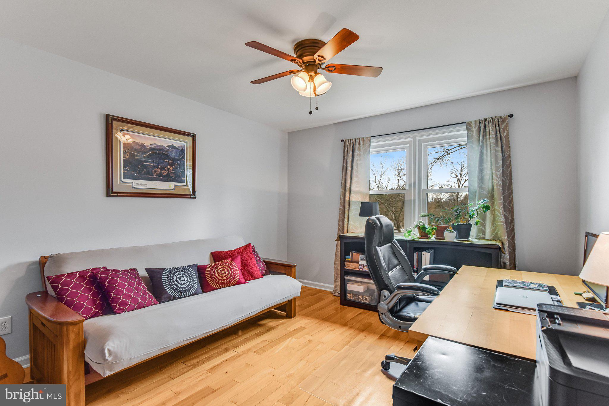 LONGLEVEL ESTS/ACRES - Residential