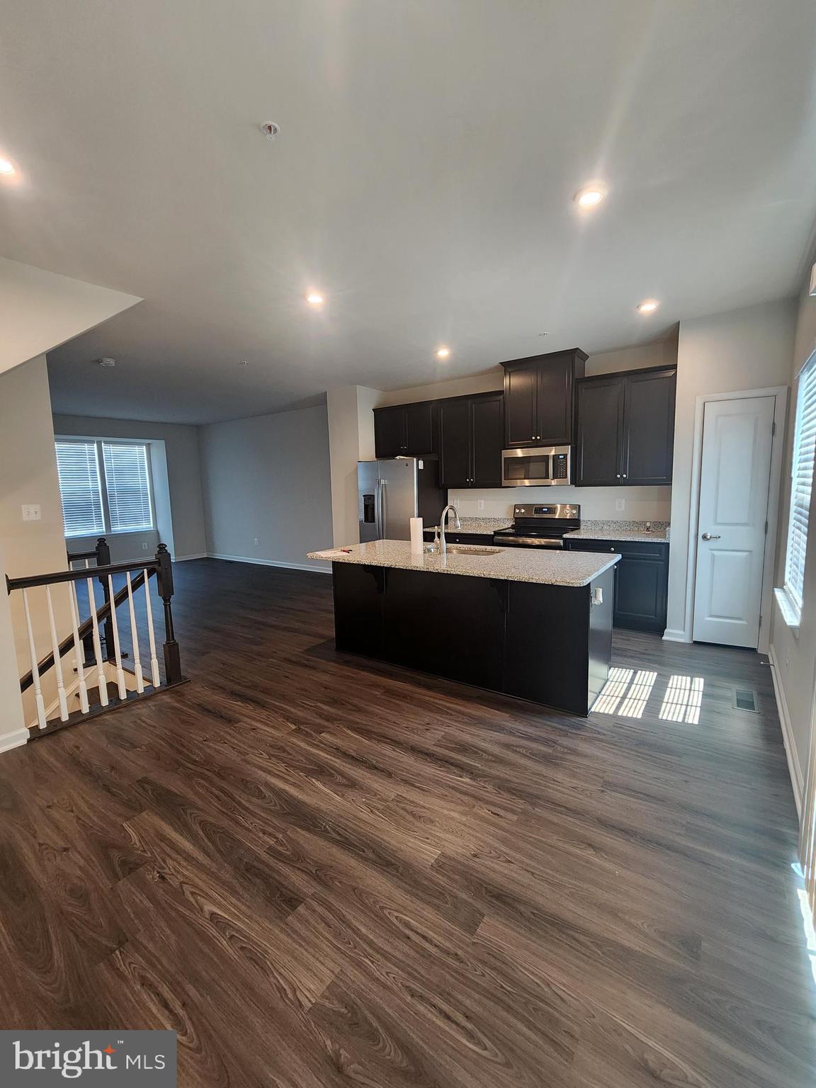 ANCHOR POINT - Residential Lease