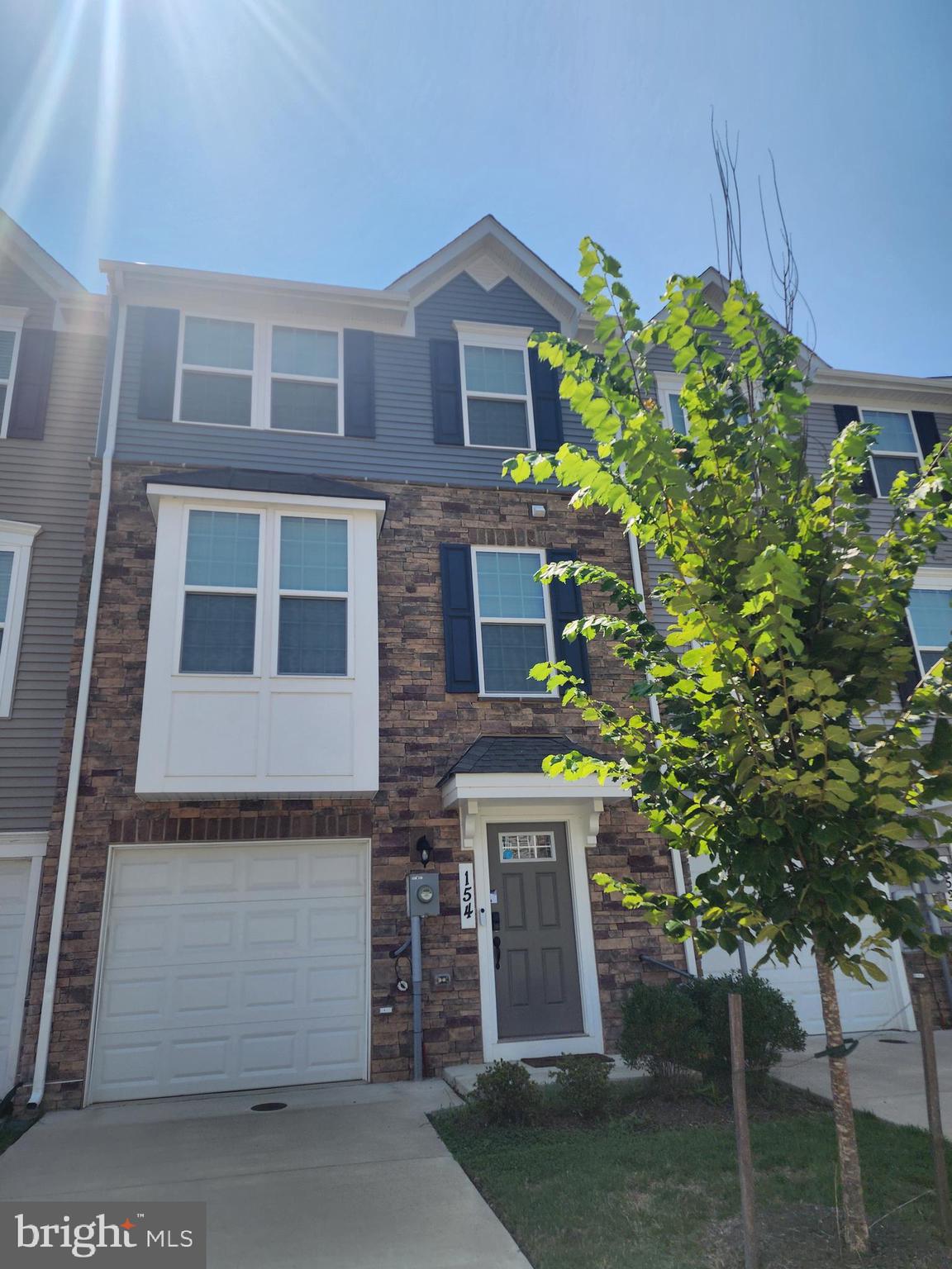 ANCHOR POINT - Residential Lease