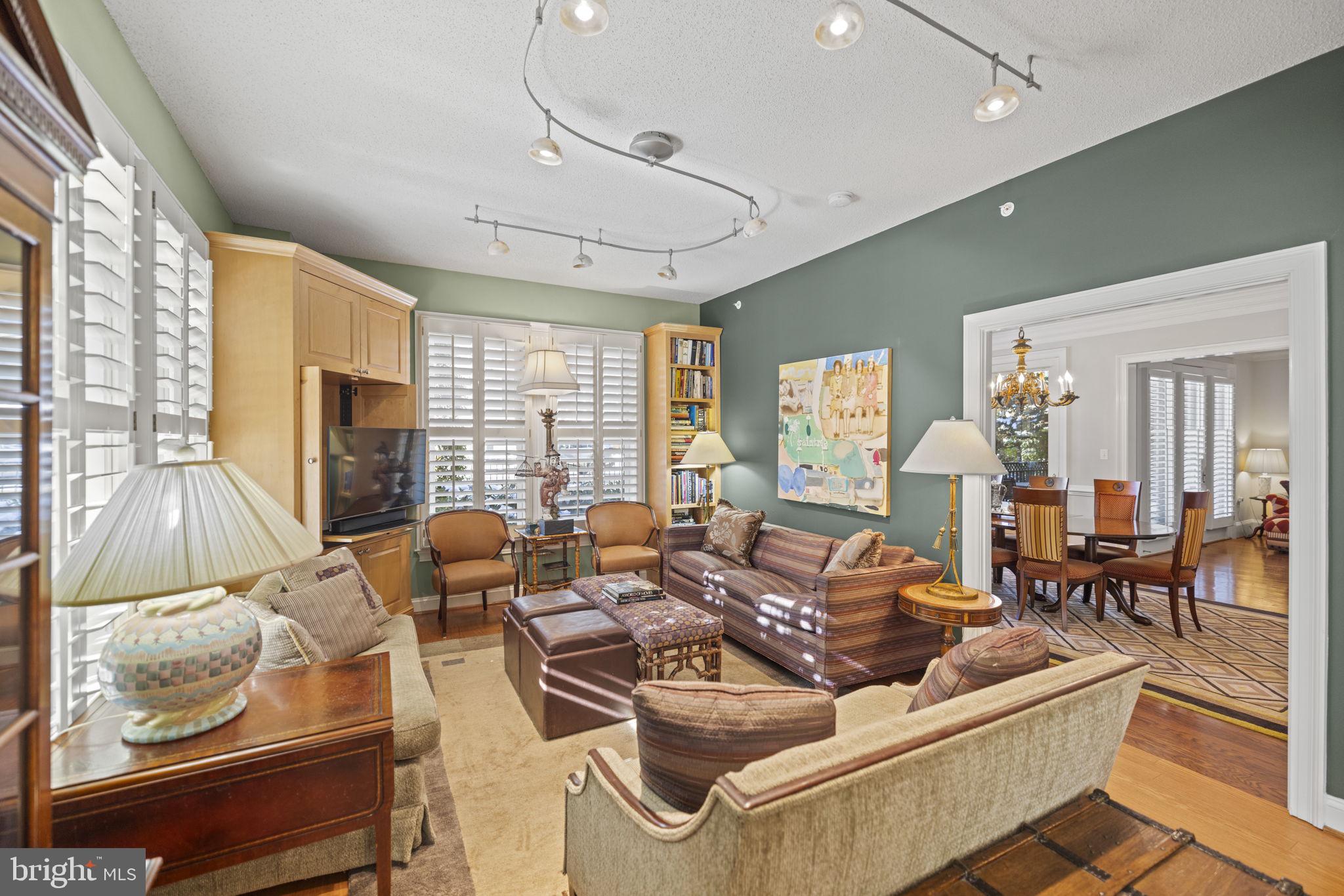 STRATHMORE PARK - Residential