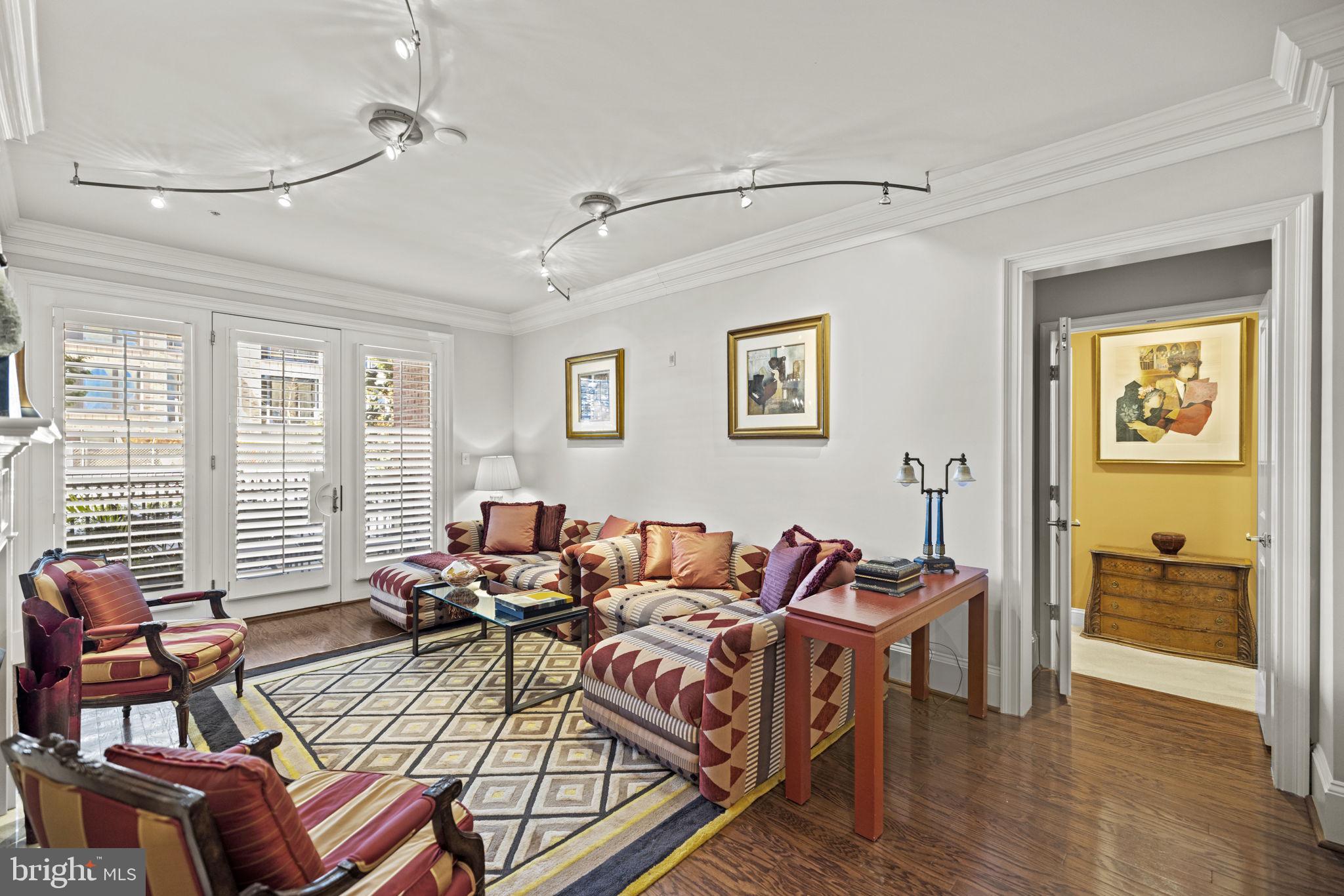 STRATHMORE PARK - Residential