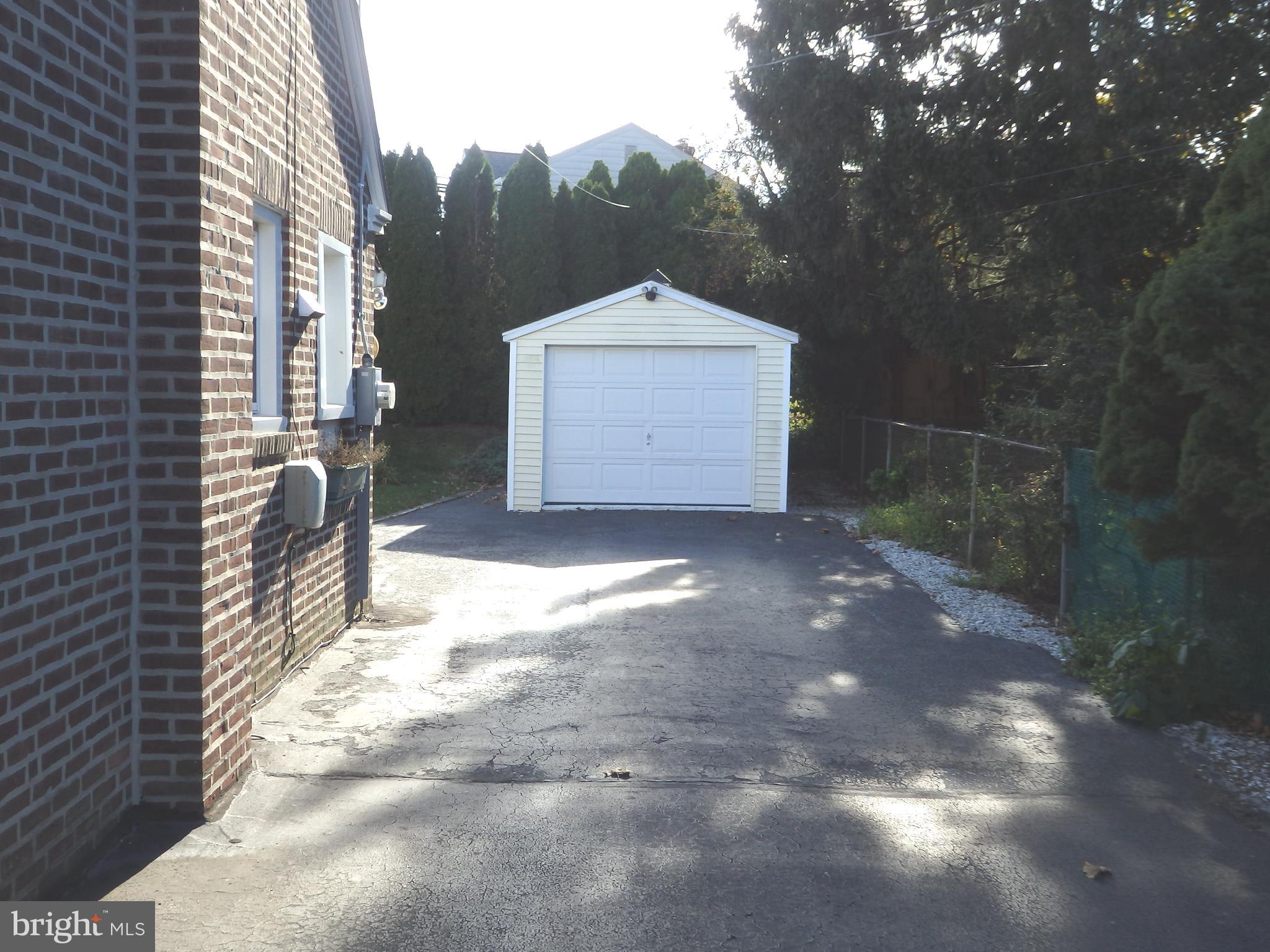 MANOA - Residential Lease