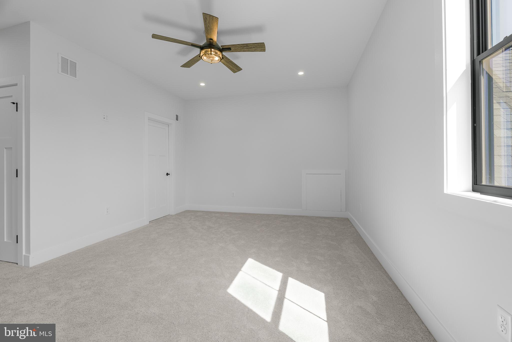 EVERGREEN FARMS - Residential