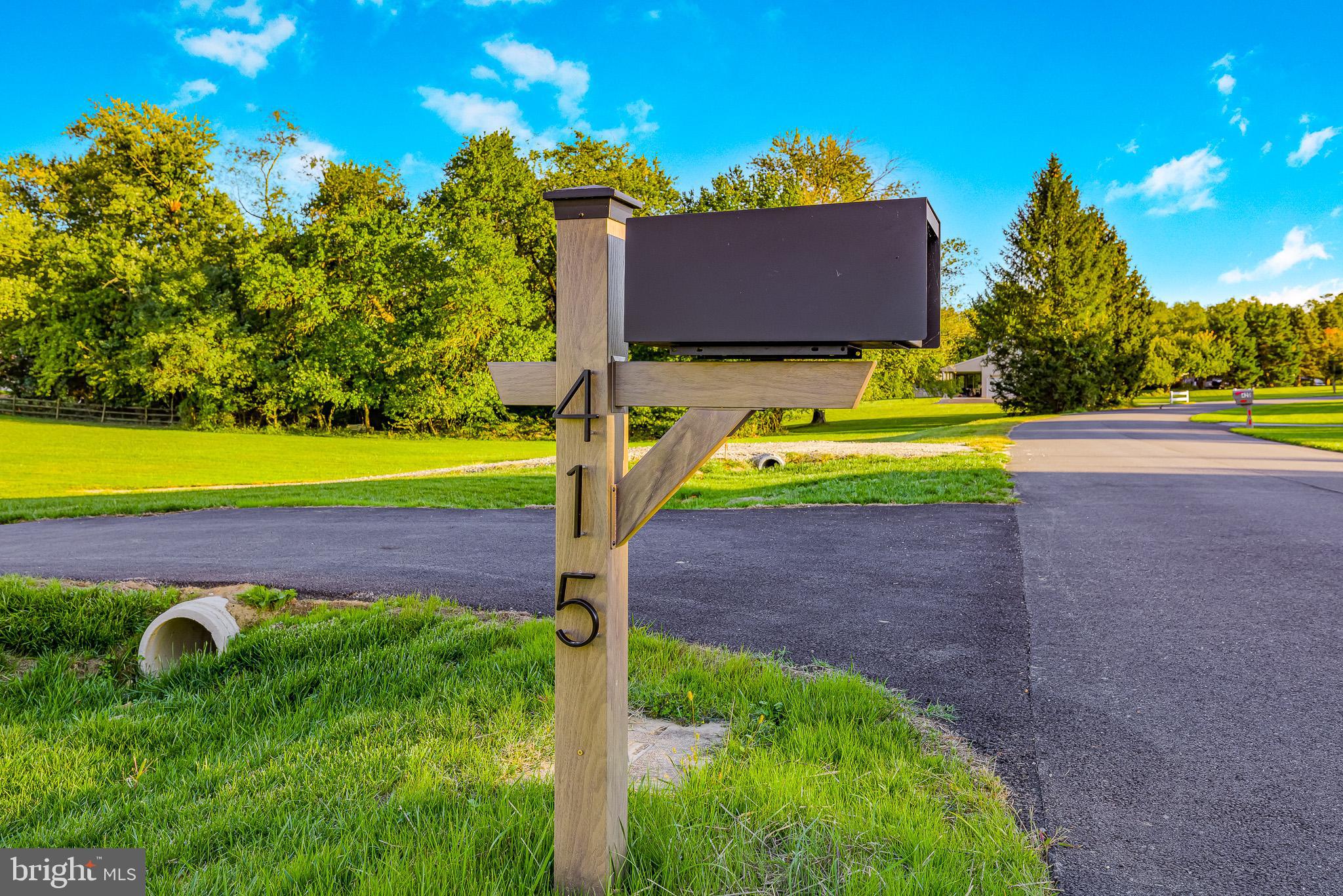EVERGREEN FARMS - Residential