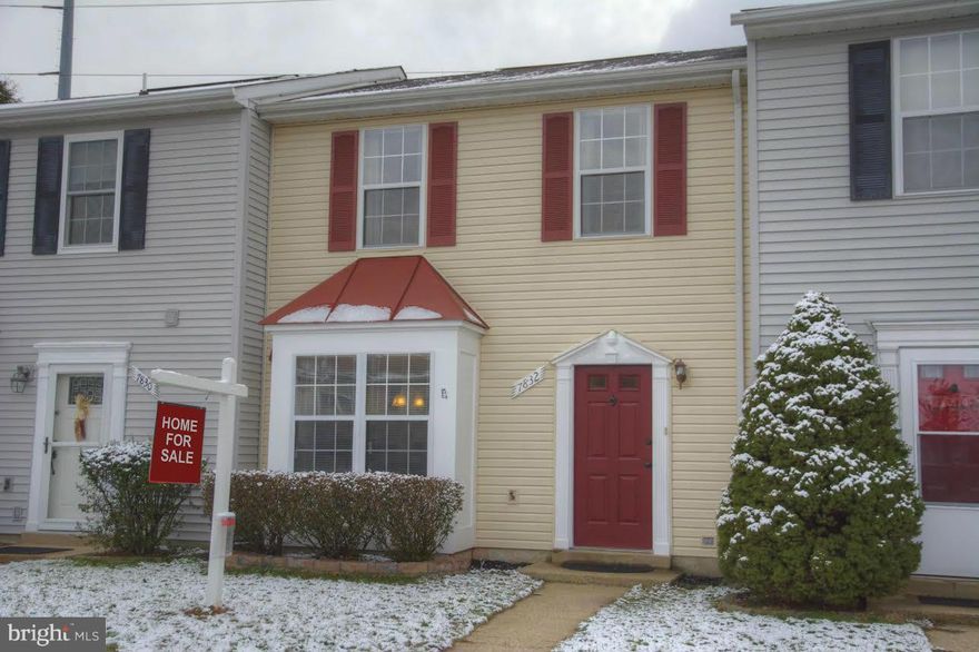 WHY RENT WHEN YOU CAN OWN! Great 2 level townhouse with 3 bedrooms,1 full bath and 1 half bath. Main level offers an eat in kitchen,separate dining room and spacious living room. Fenced in back yard that overlooks a park like setting. 2014 new HVAC and dishwasher. NEW wall to wall carpeting upstairs. Close to Splashdown, parks,schools, shopping, restaurants, Rt 66, Bus, VRE & more. MOVE IN READY