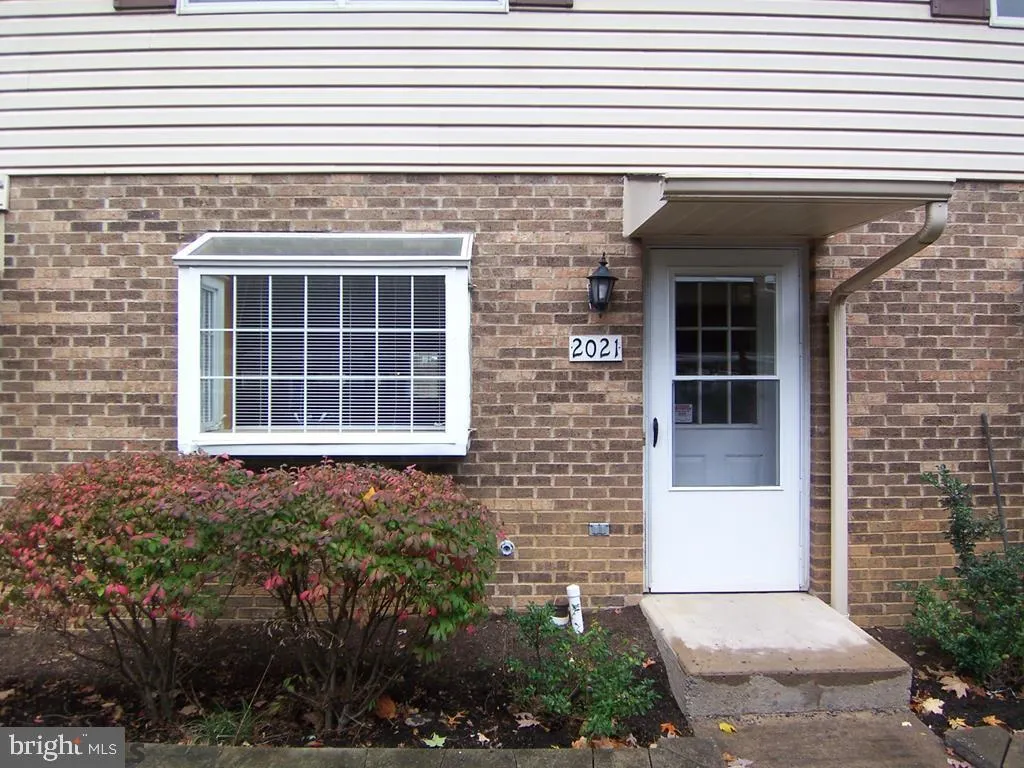 2021 Mary Ellen Lane, State College, PA 16803