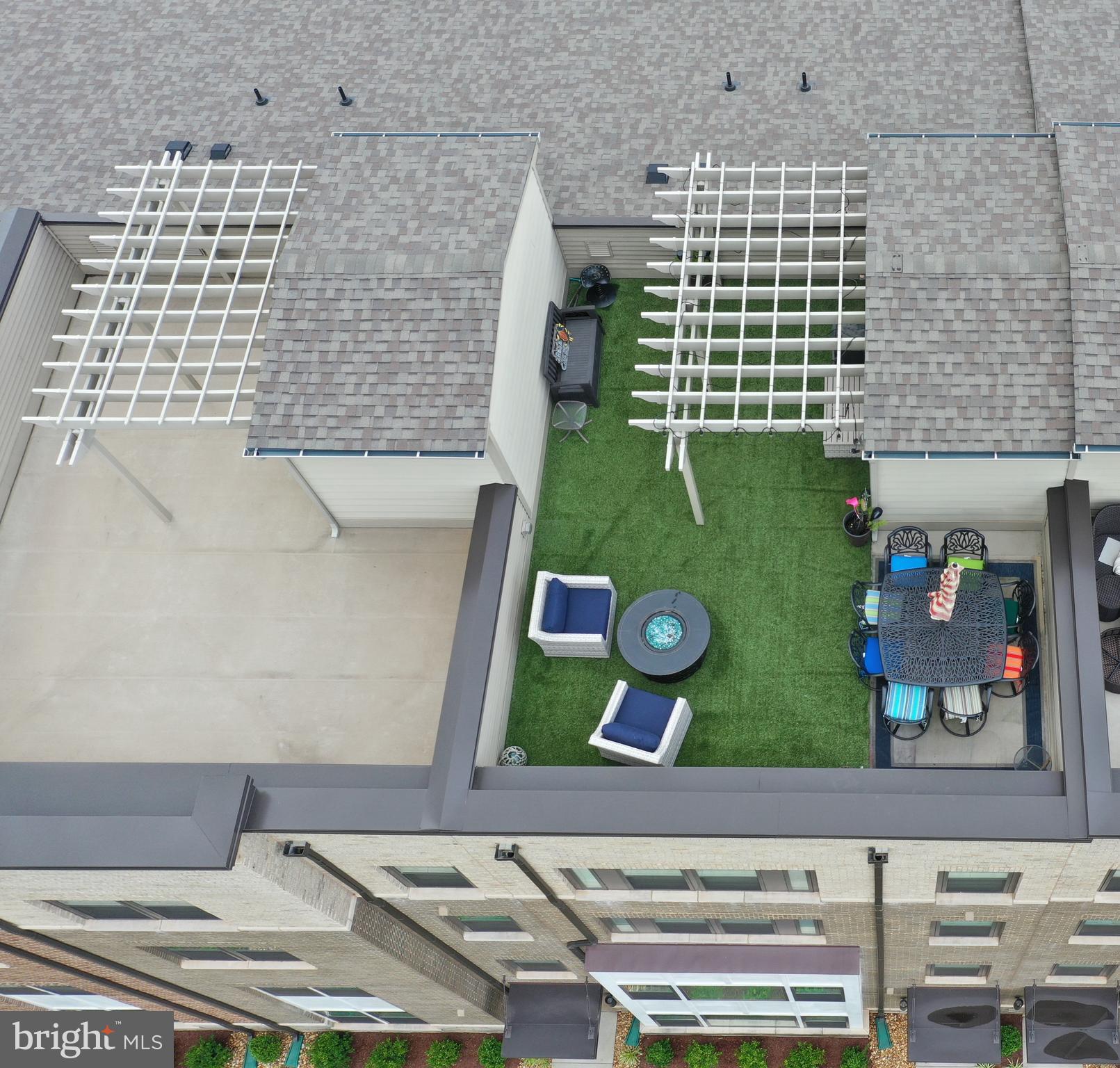 SM ONE LOUDOUN CONDO - Residential