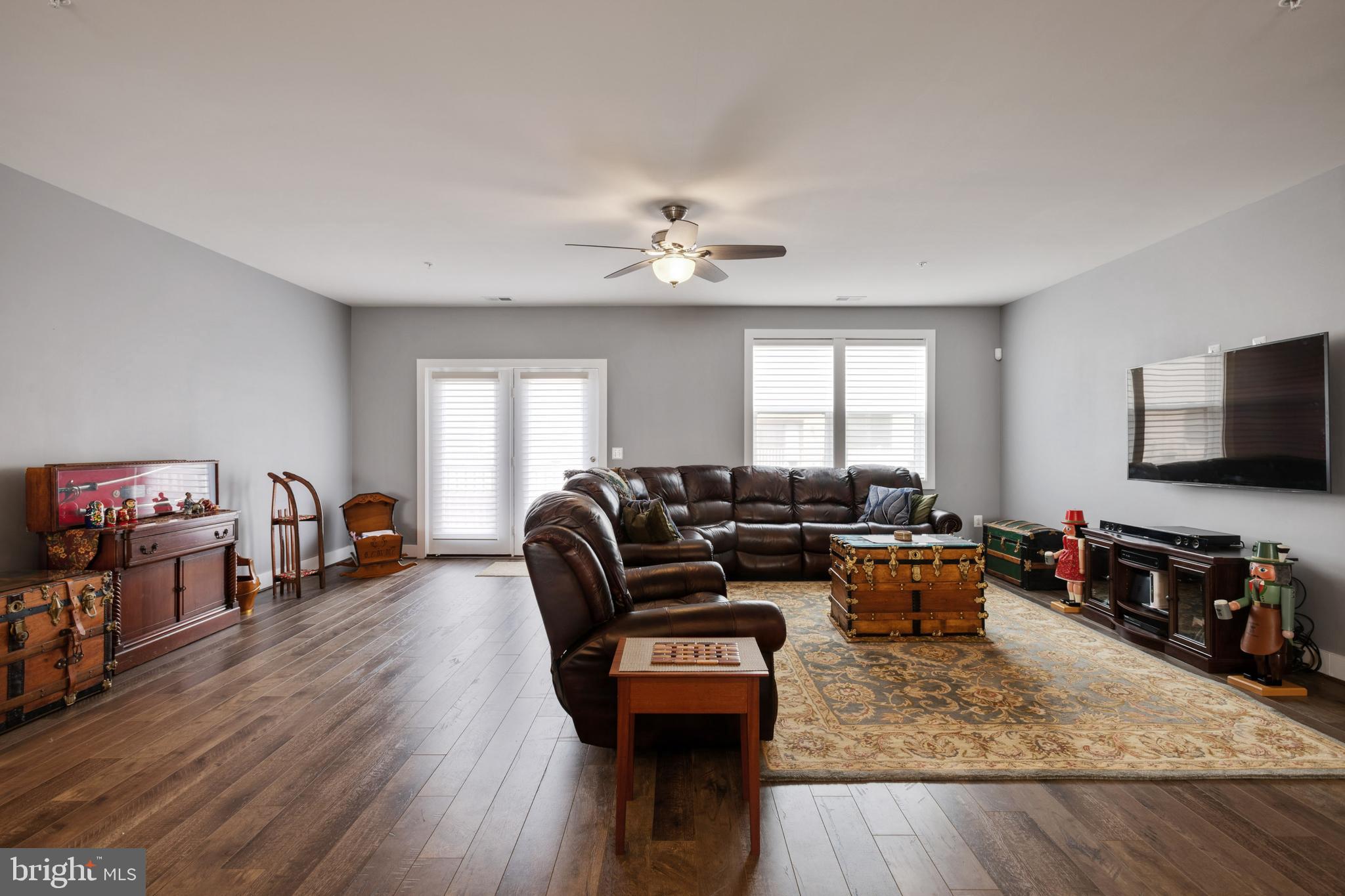 SM ONE LOUDOUN CONDO - Residential