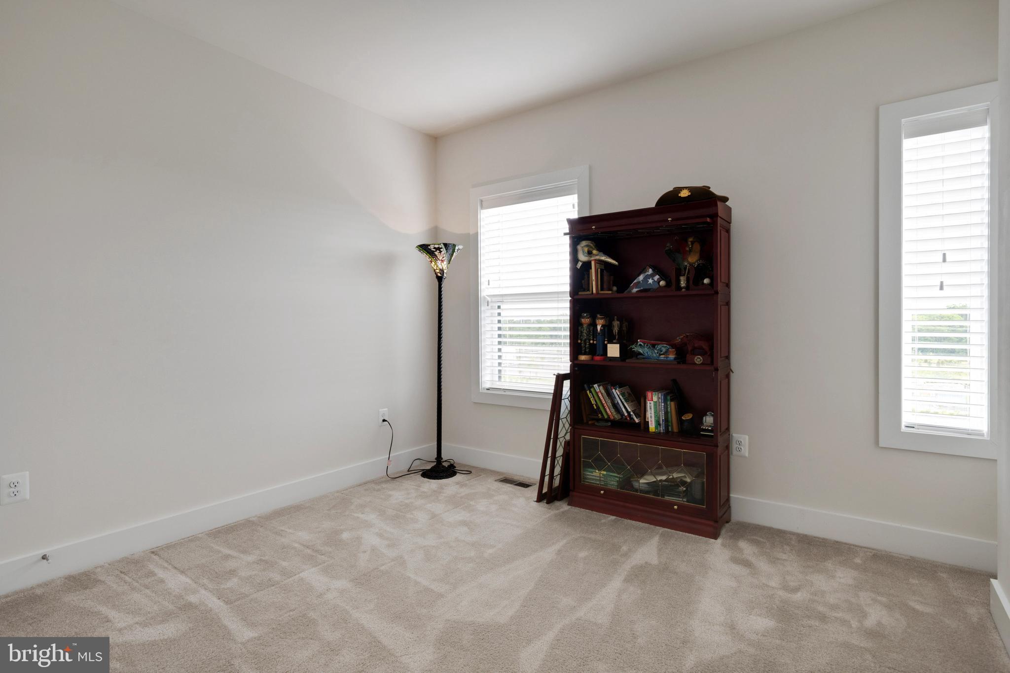 SM ONE LOUDOUN CONDO - Residential