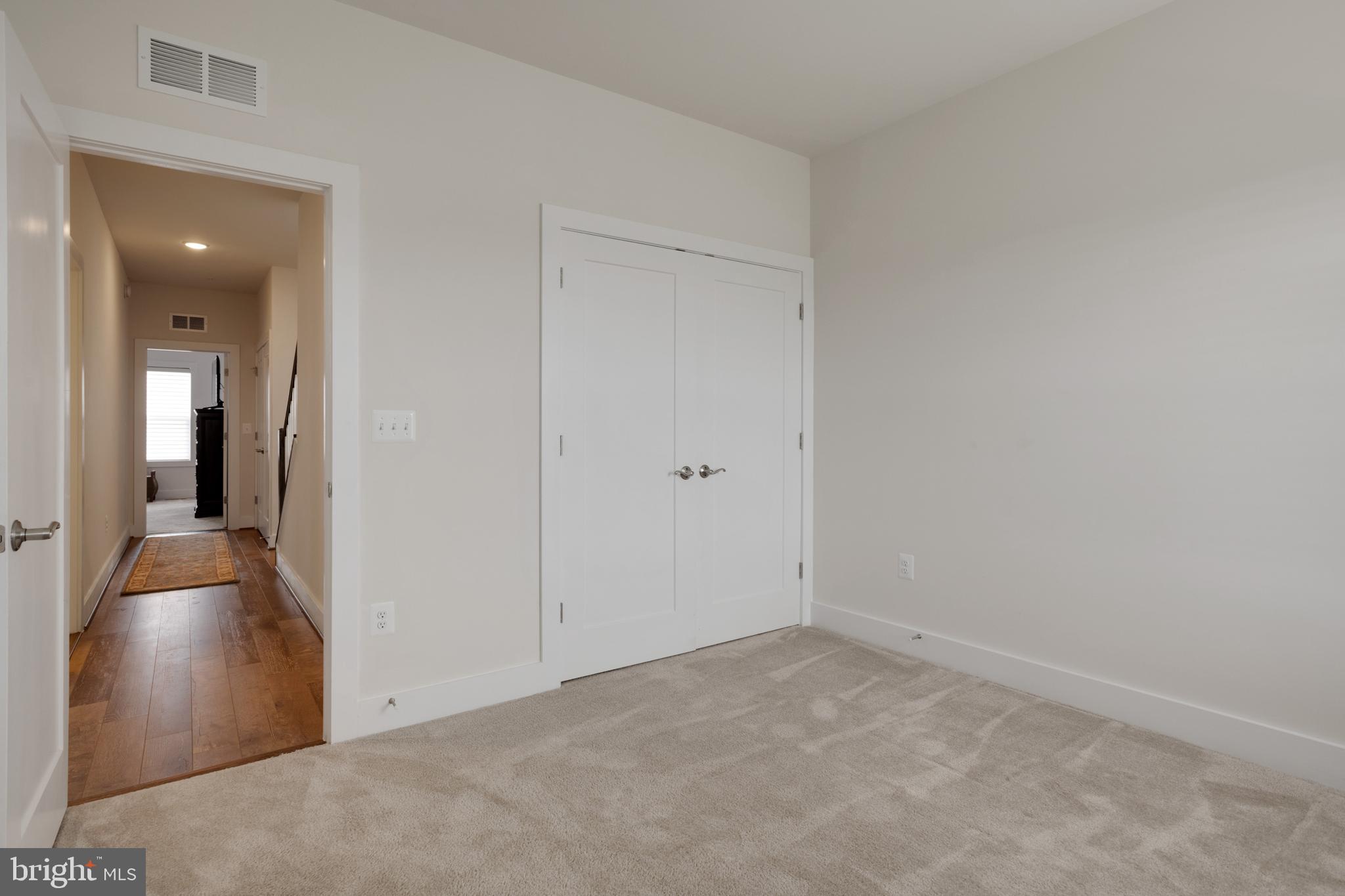 SM ONE LOUDOUN CONDO - Residential