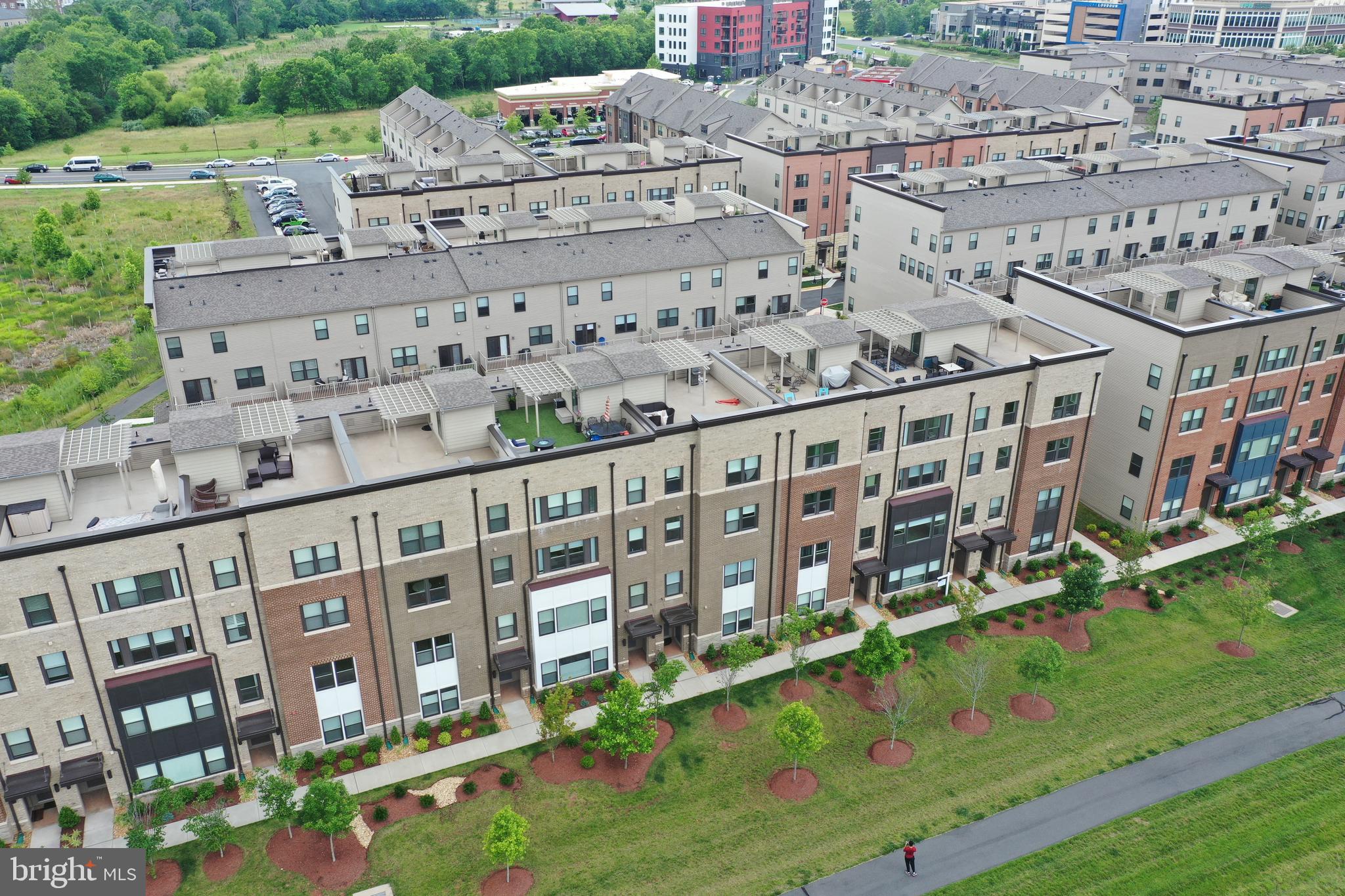 SM ONE LOUDOUN CONDO - Residential