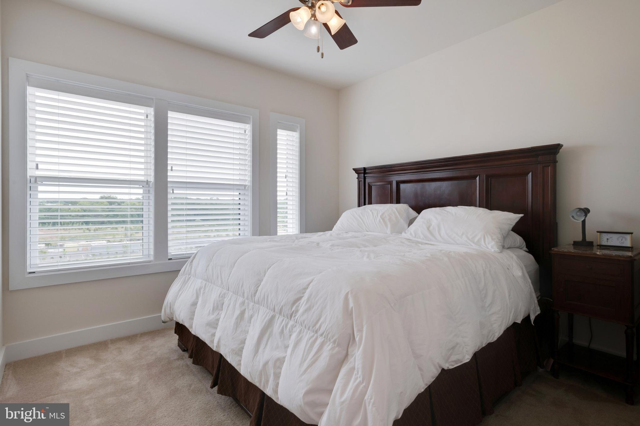 SM ONE LOUDOUN CONDO - Residential