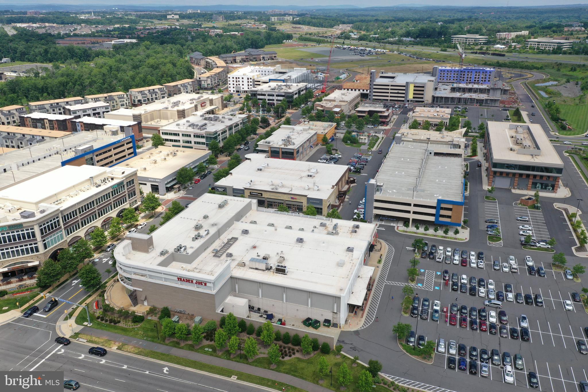 SM ONE LOUDOUN CONDO - Residential