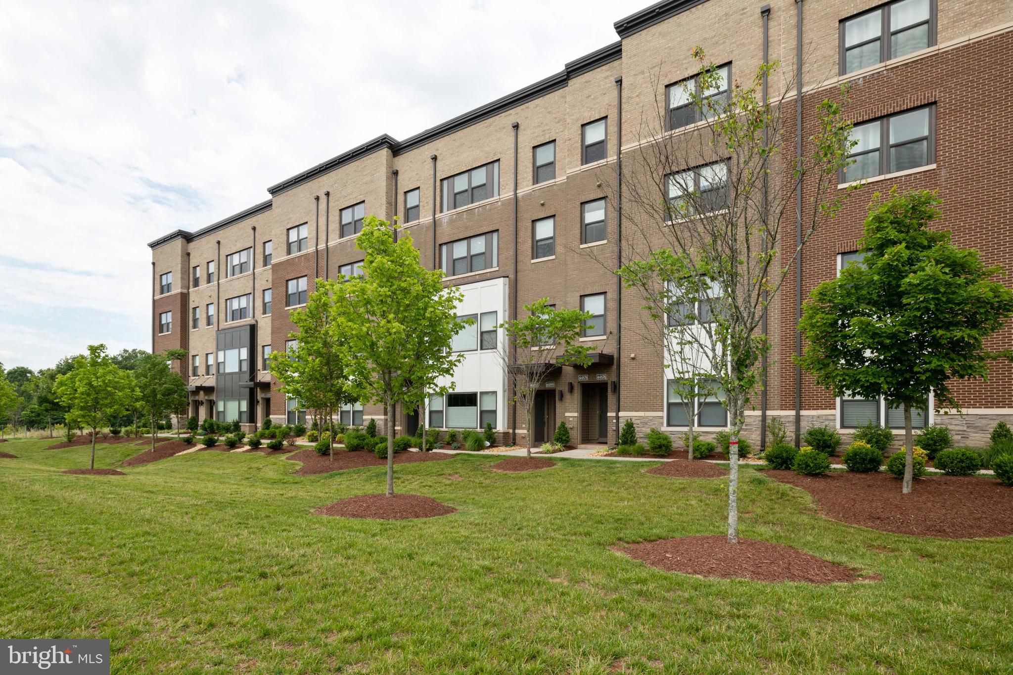 SM ONE LOUDOUN CONDO - Residential
