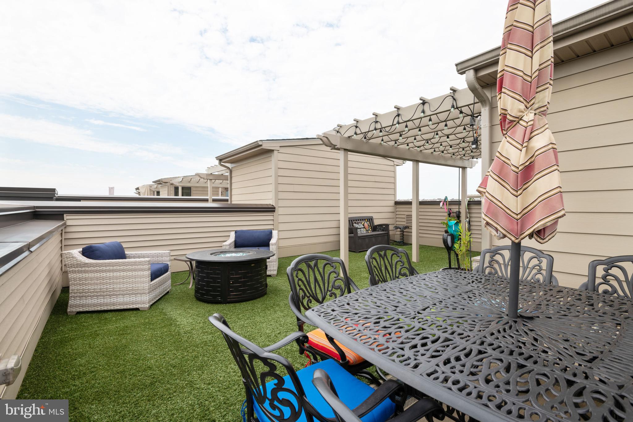 SM ONE LOUDOUN CONDO - Residential