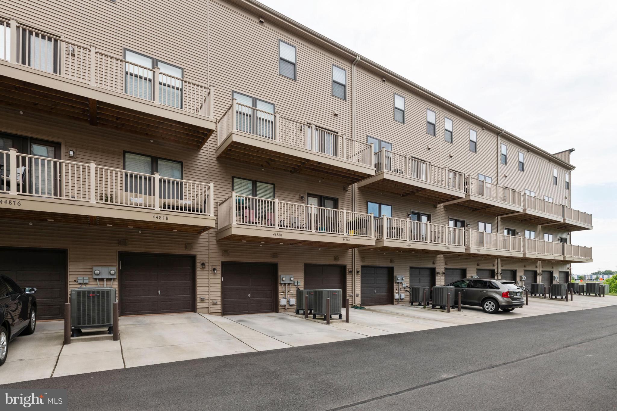 SM ONE LOUDOUN CONDO - Residential