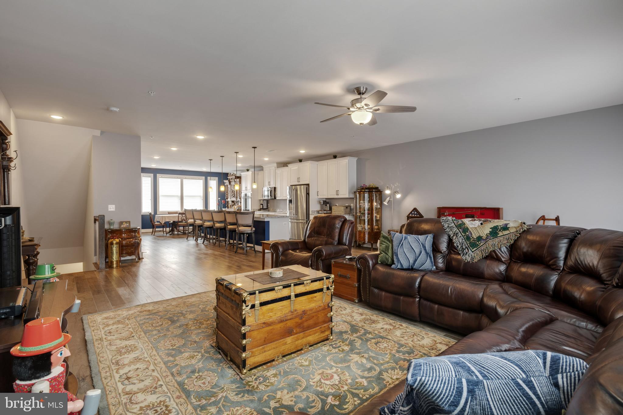 SM ONE LOUDOUN CONDO - Residential