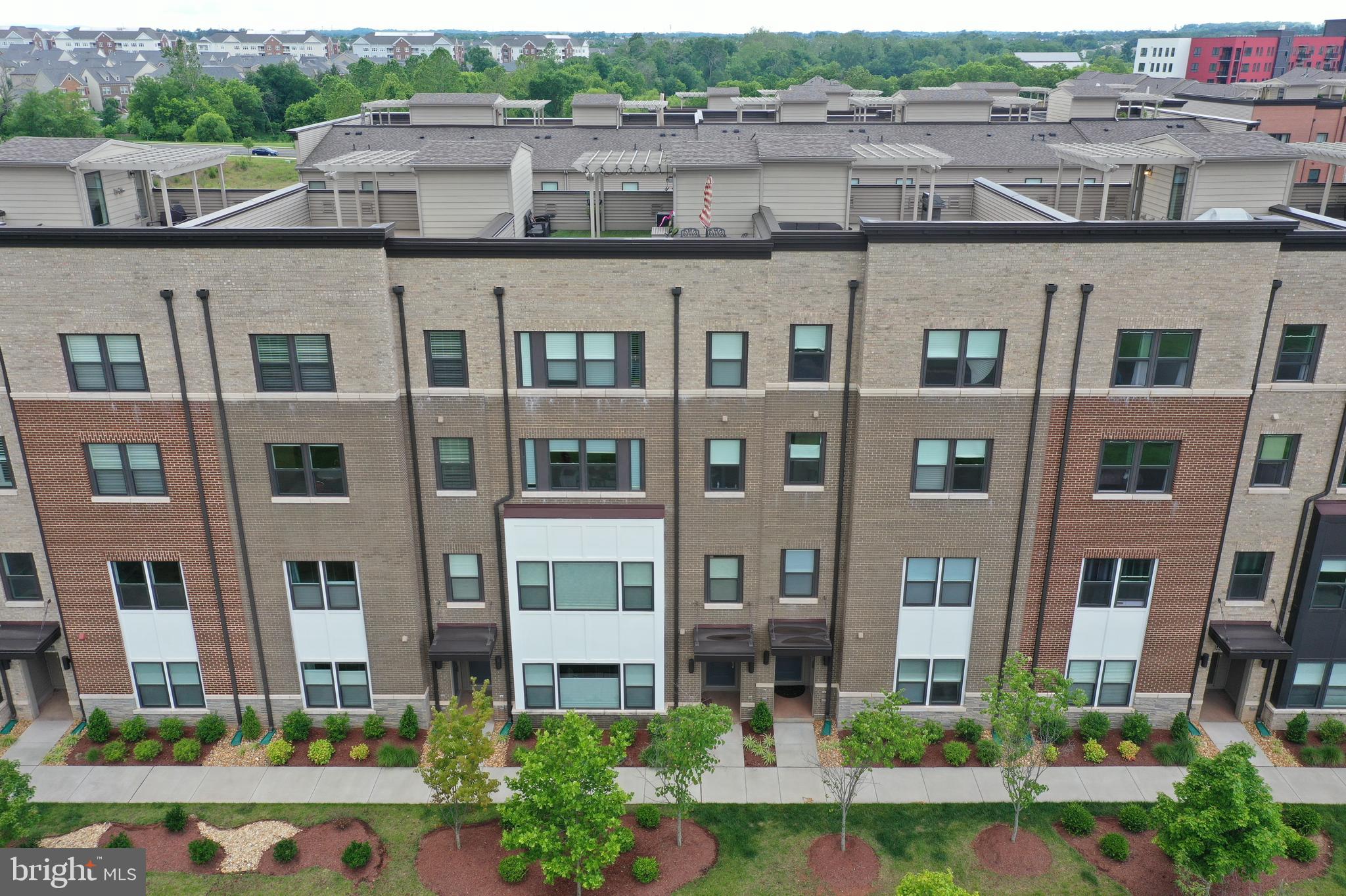 SM ONE LOUDOUN CONDO - Residential