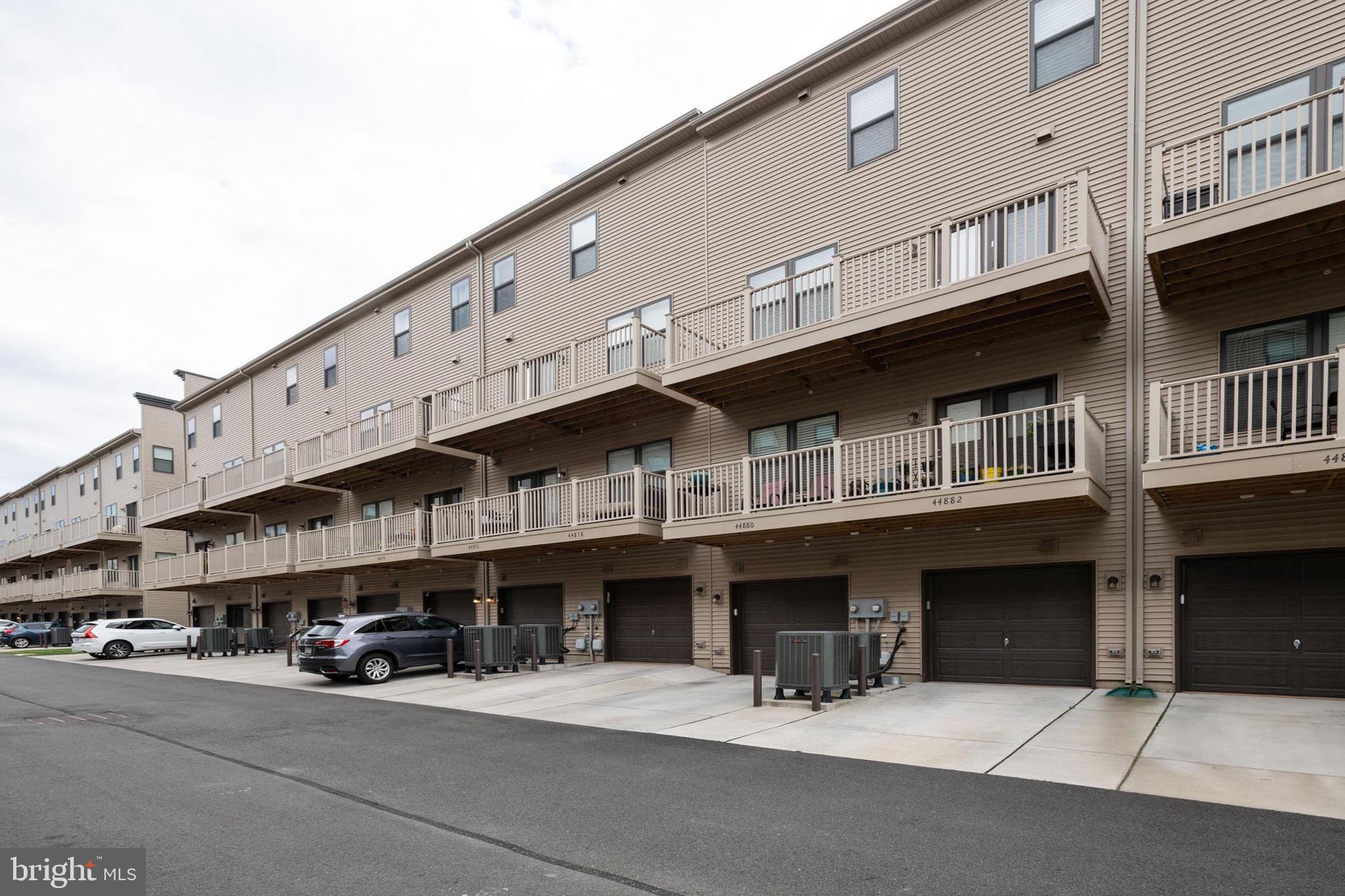 SM ONE LOUDOUN CONDO - Residential