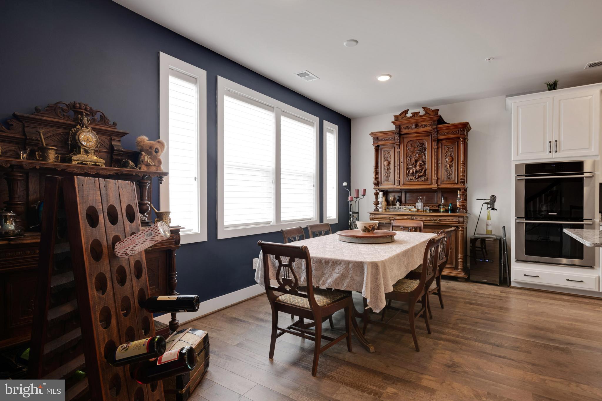 SM ONE LOUDOUN CONDO - Residential