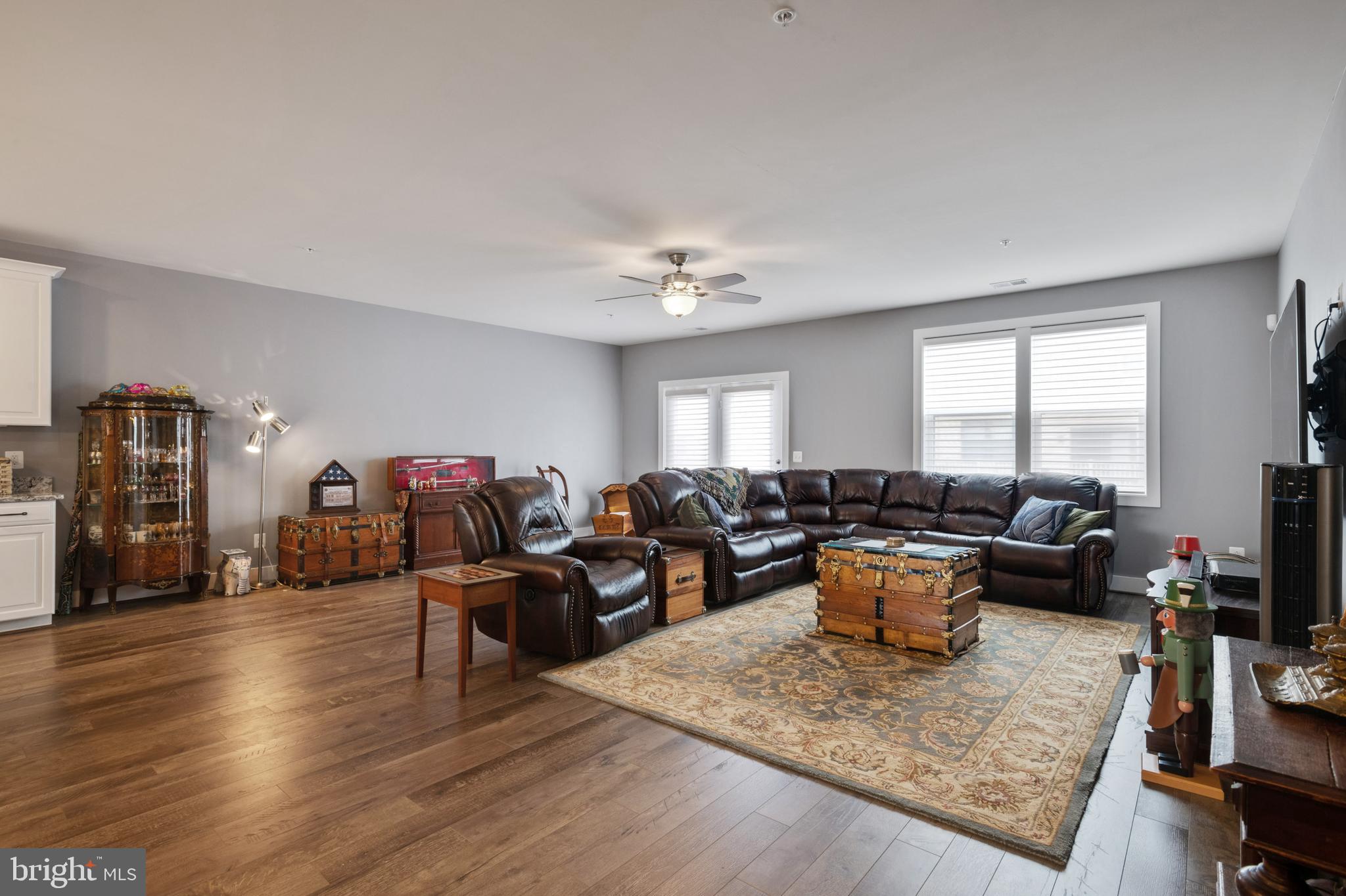 SM ONE LOUDOUN CONDO - Residential